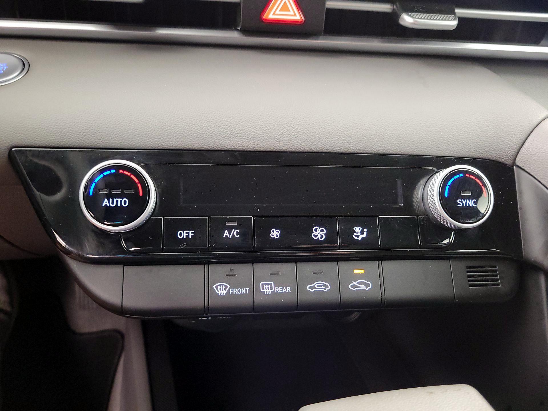 Thumbnail: 2022 Hyundai Elantra - 16