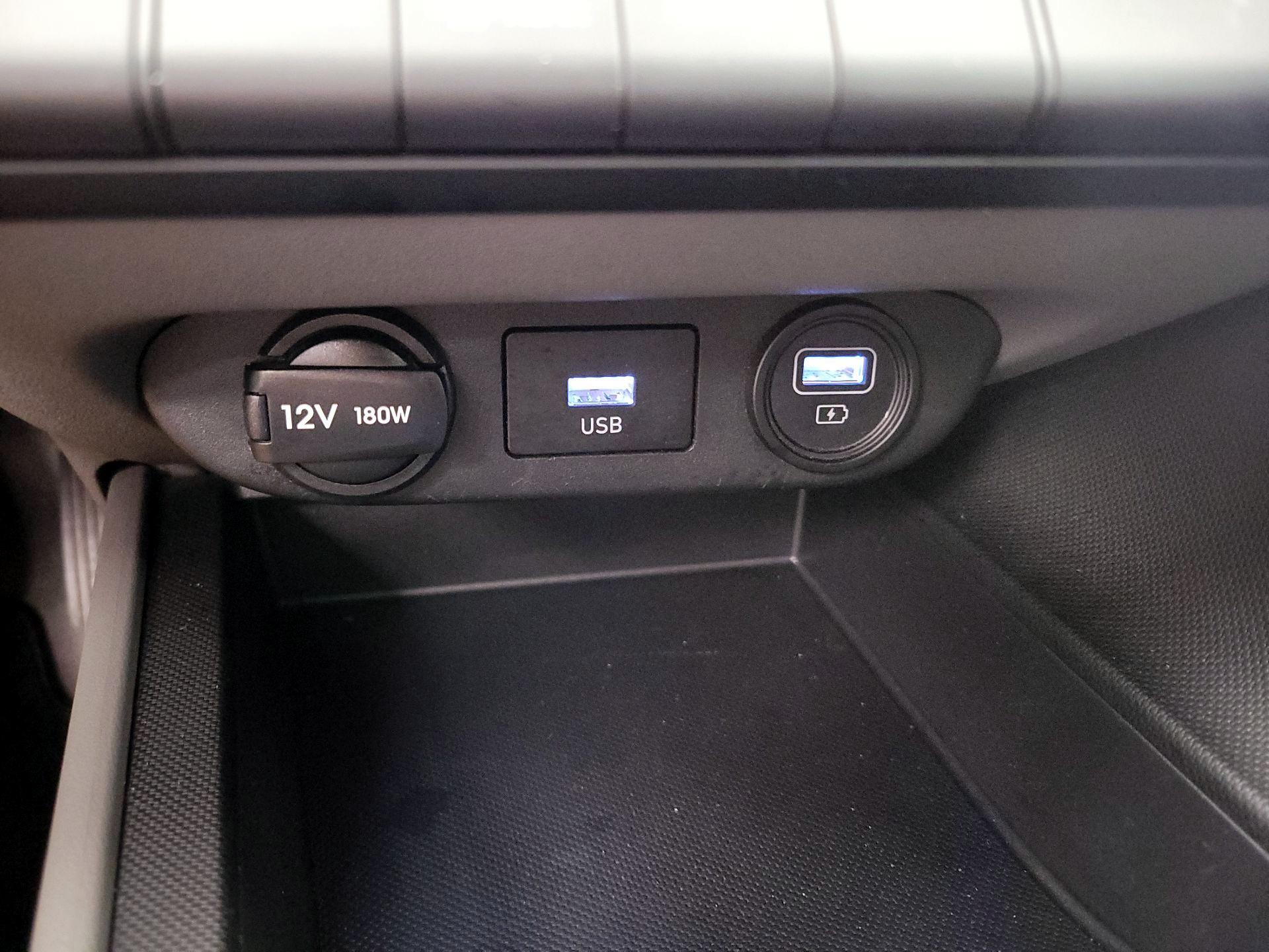 Thumbnail: 2022 Hyundai Elantra - 18