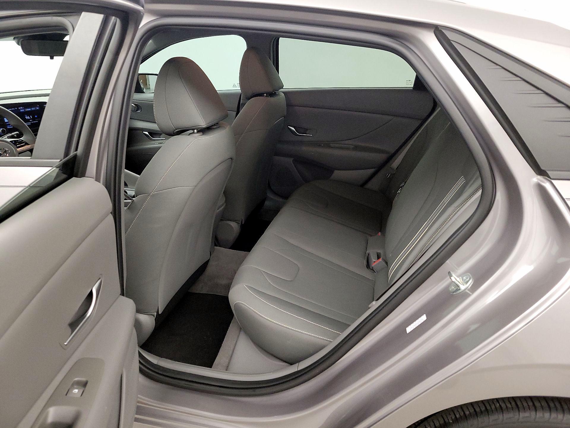 Thumbnail: 2022 Hyundai Elantra - 19