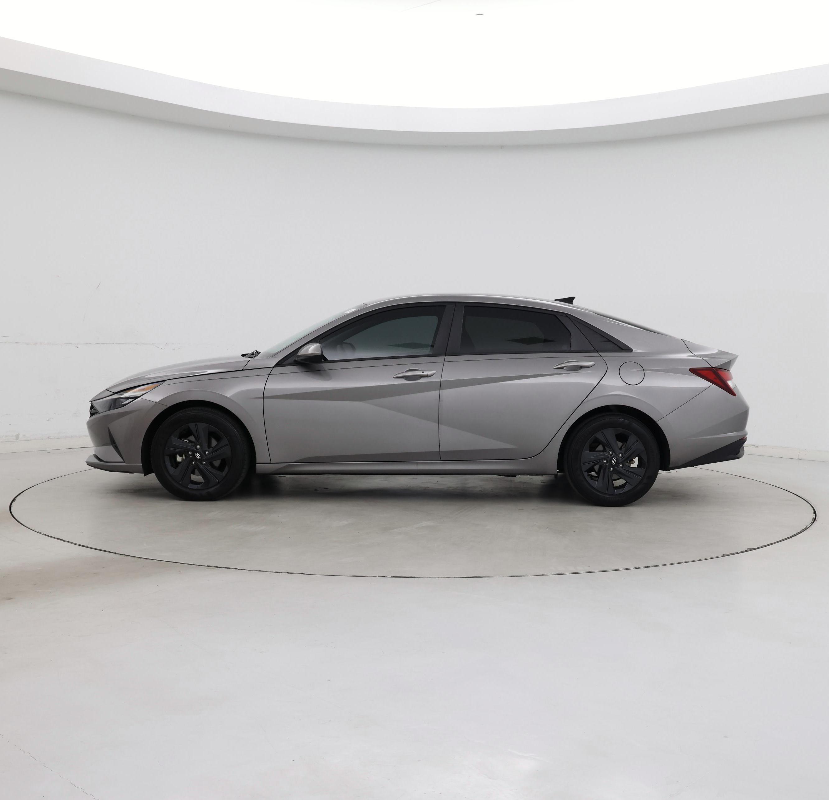 Thumbnail: 2022 Hyundai Elantra - 3