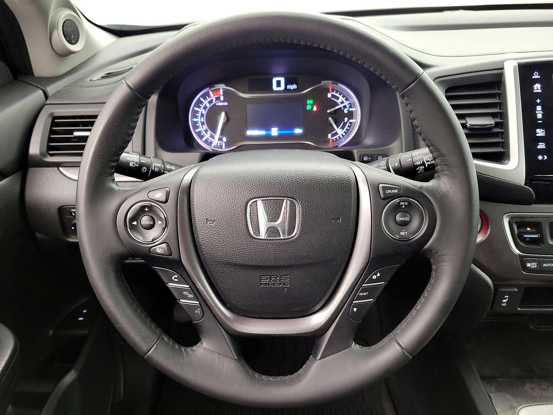 Thumbnail: 2017 Honda Pilot - 10