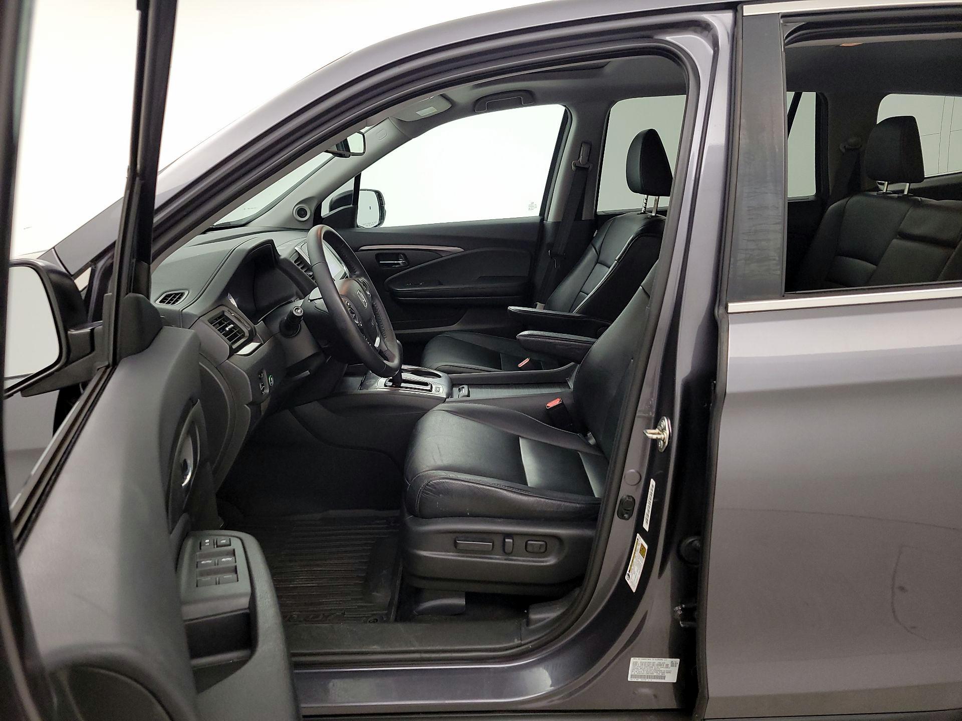 Thumbnail: 2017 Honda Pilot - 11