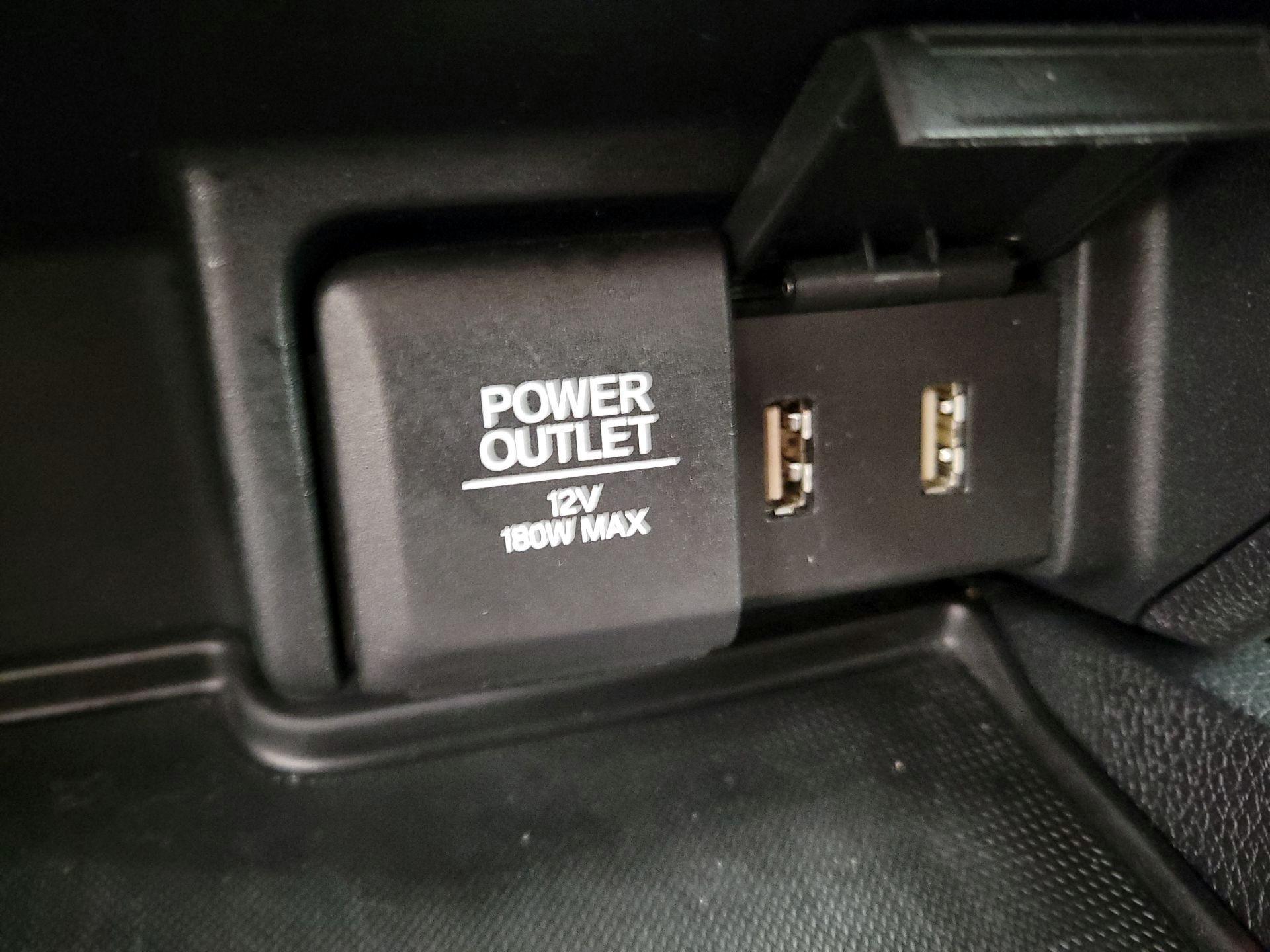 Thumbnail: 2017 Honda Pilot - 18