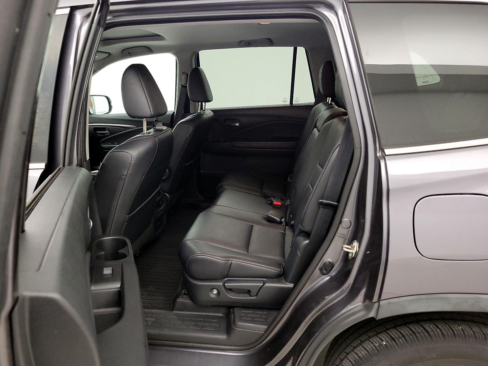 Thumbnail: 2017 Honda Pilot - 20