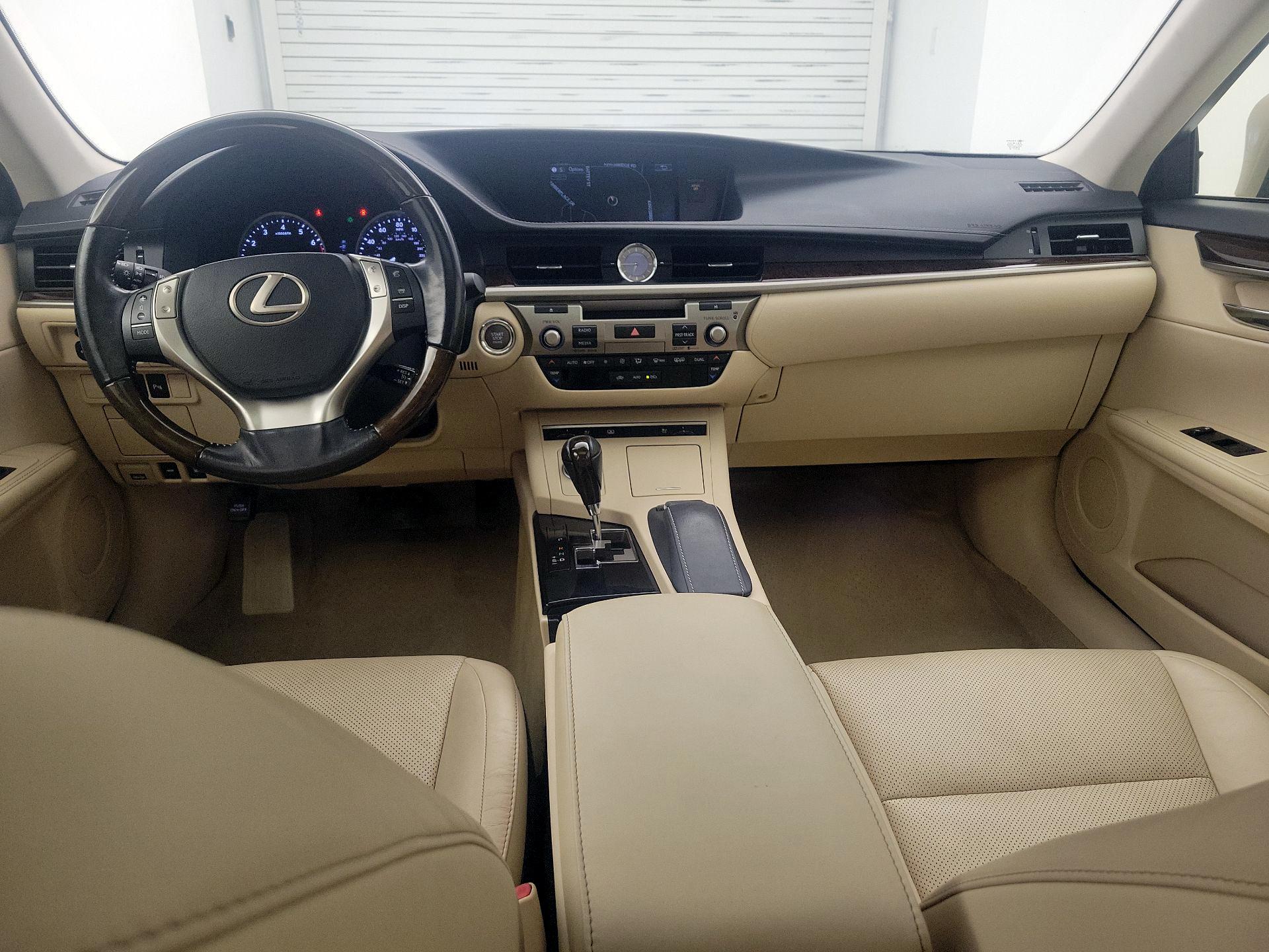 Thumbnail: 2015 Lexus ES - 9