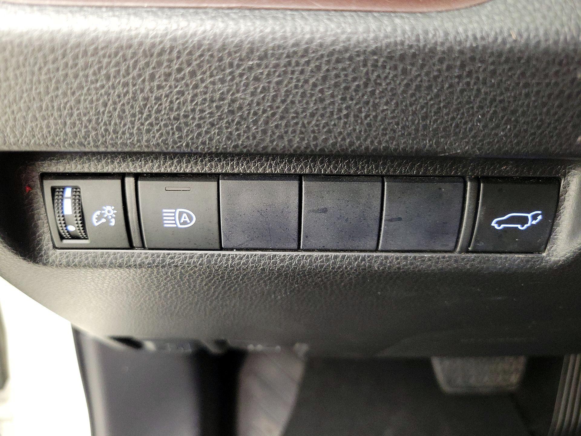 Thumbnail: 2020 Toyota RAV4 - 13