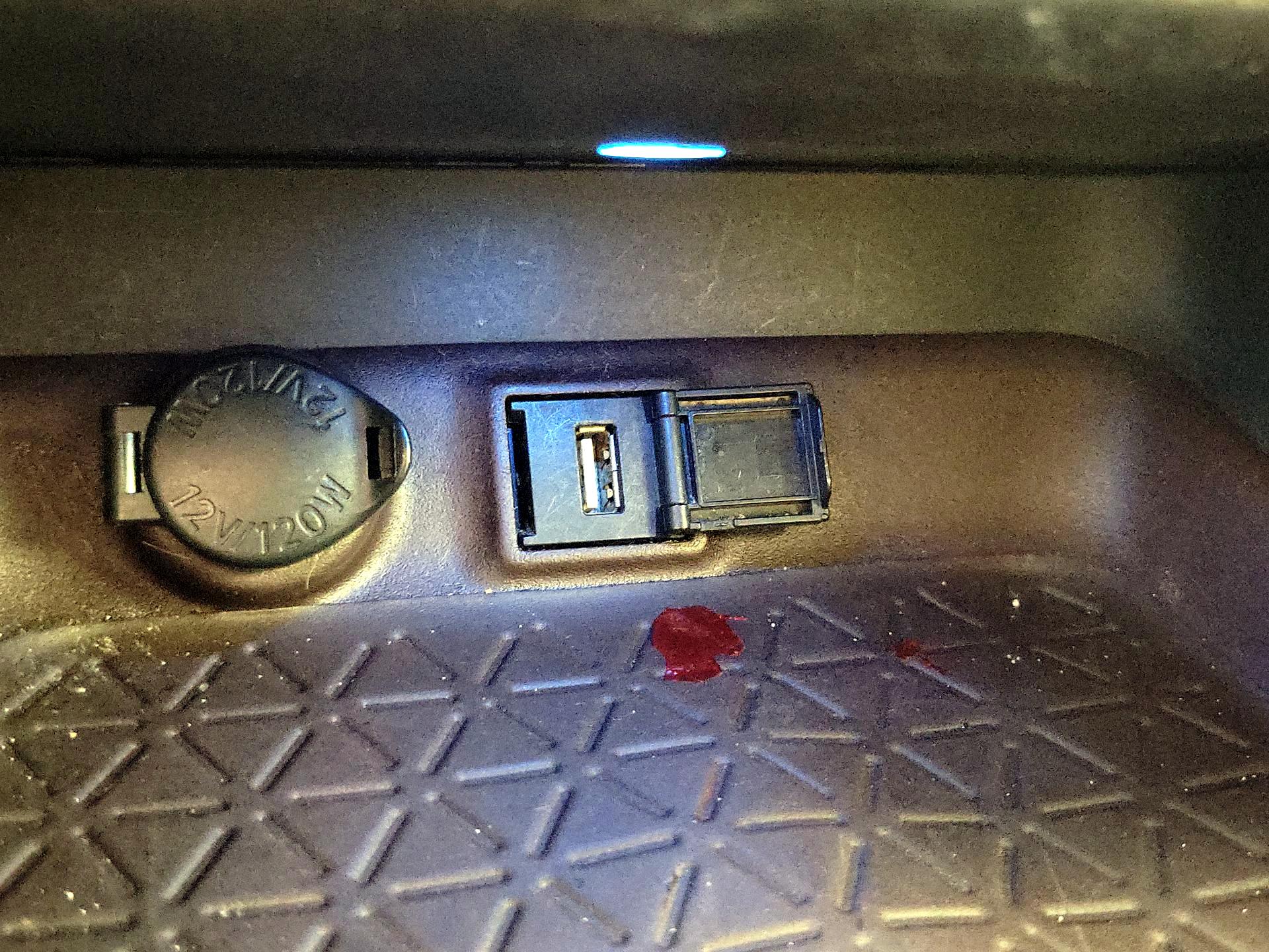 Thumbnail: 2020 Toyota RAV4 - 19