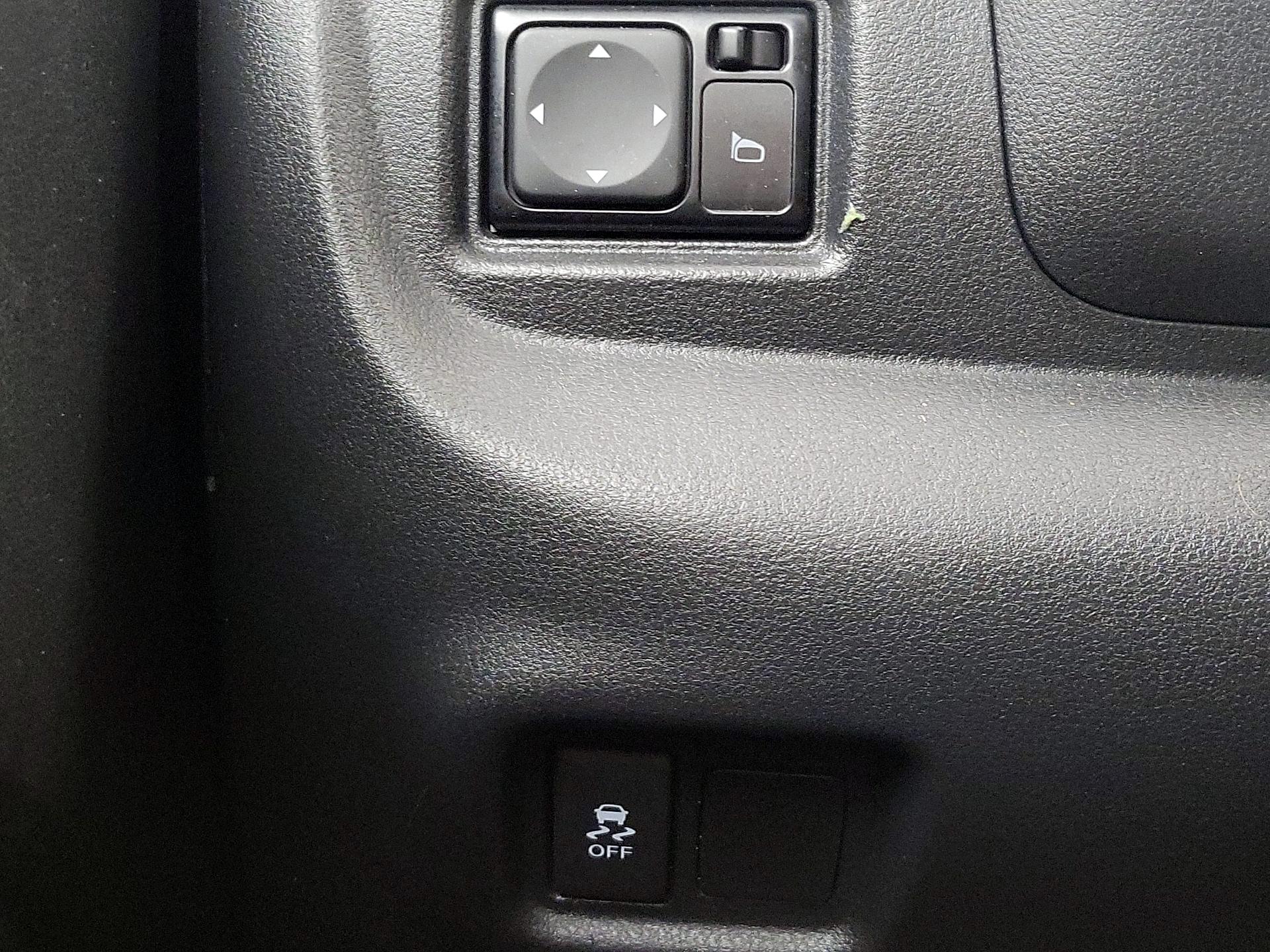 Thumbnail: 2017 Nissan Versa - 13