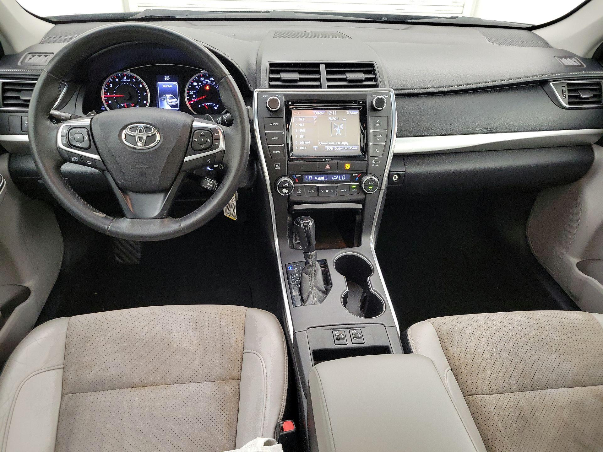 Thumbnail: 2017 Toyota Camry - 9