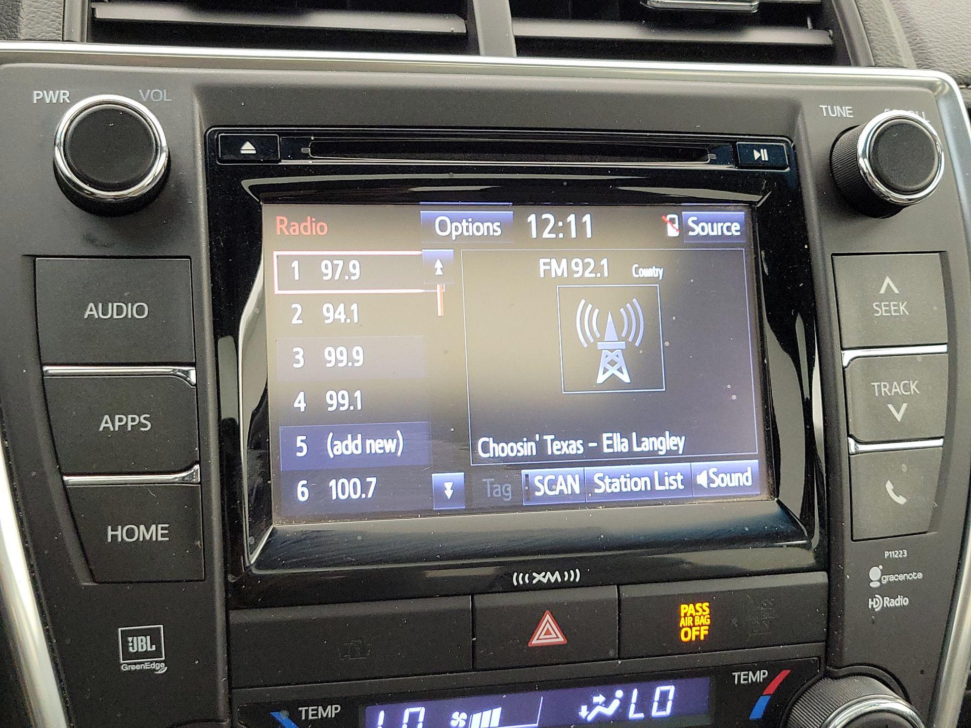 Thumbnail: 2017 Toyota Camry - 15