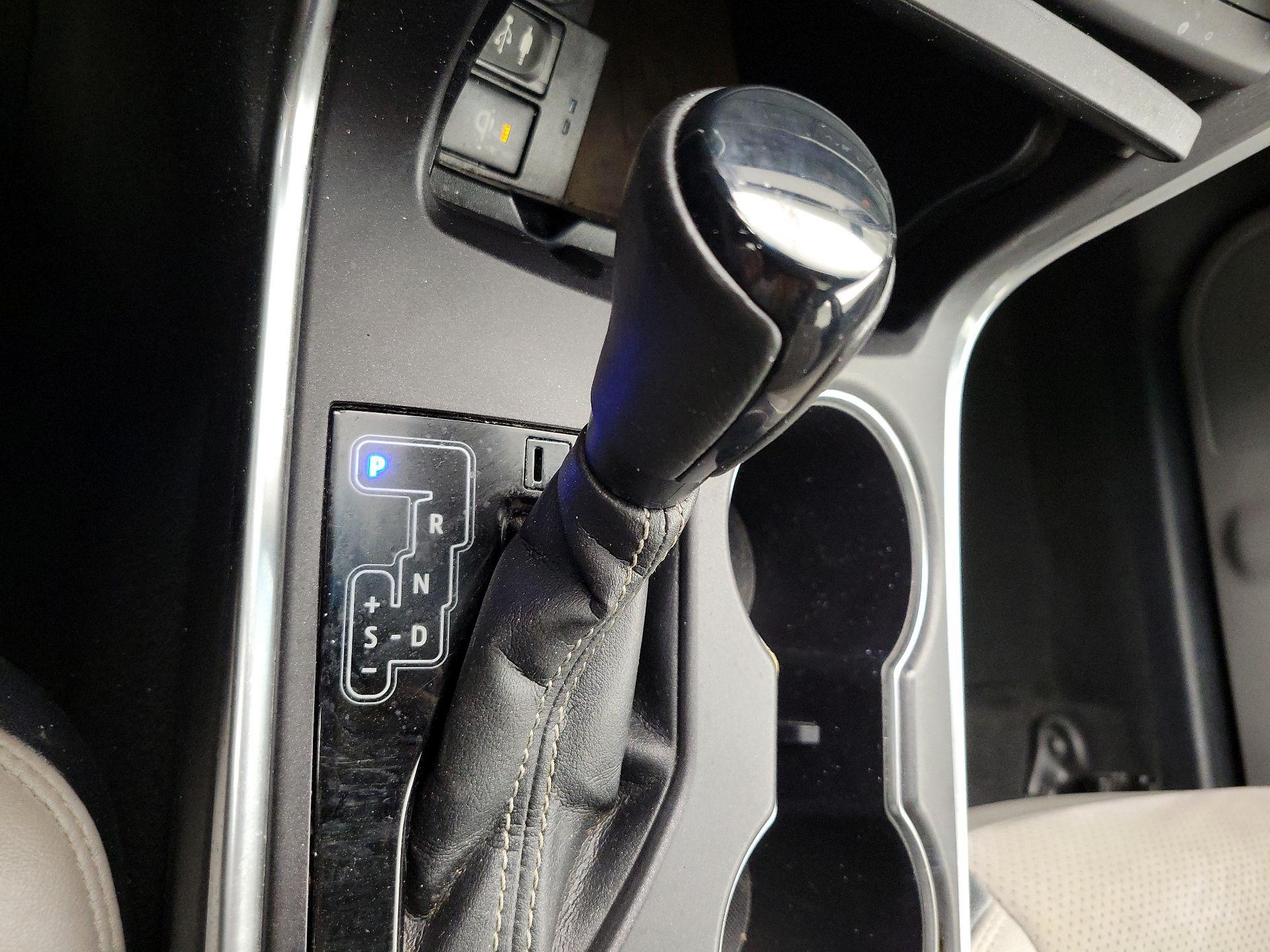 Thumbnail: 2017 Toyota Camry - 17