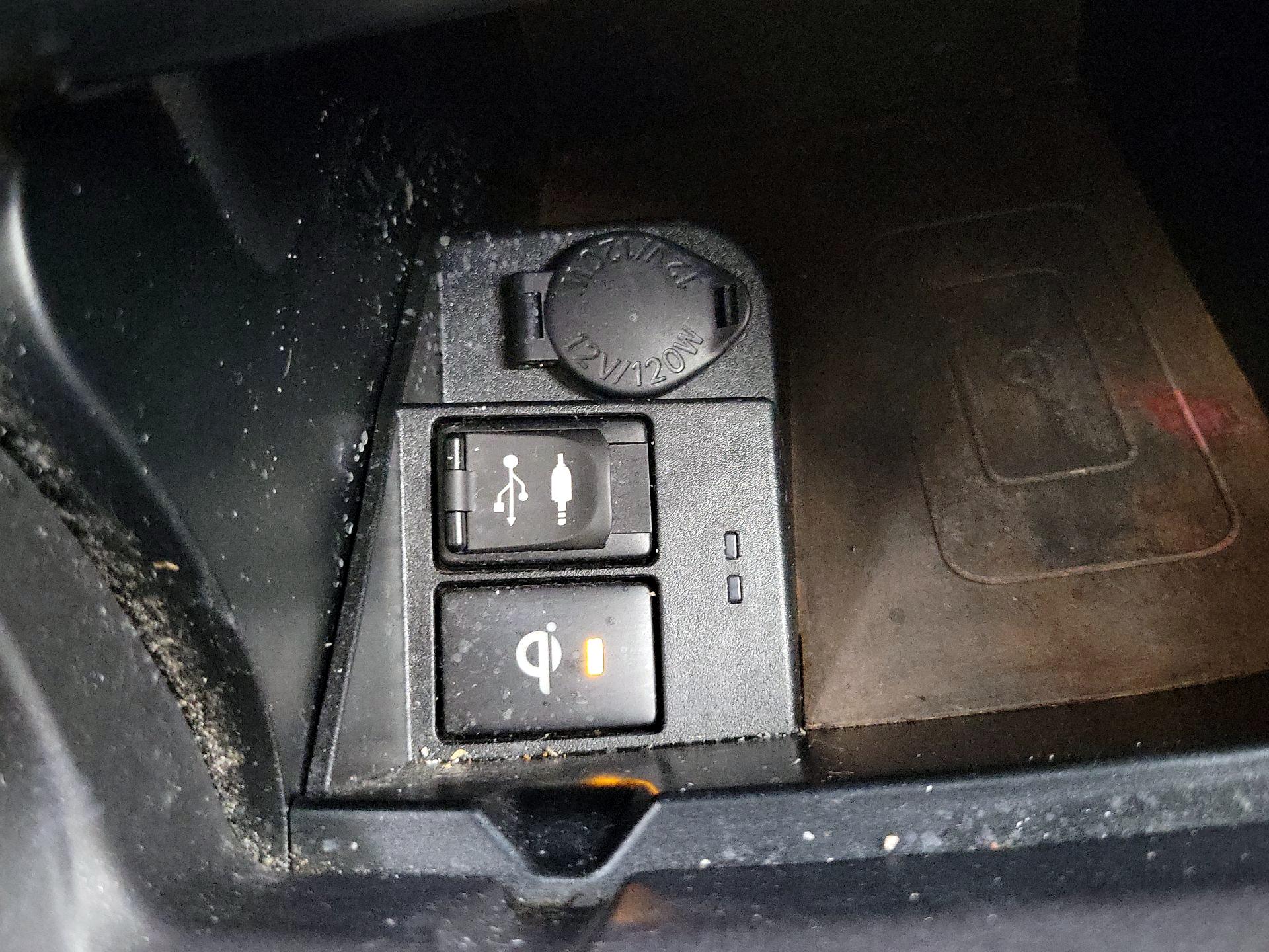 Thumbnail: 2017 Toyota Camry - 18