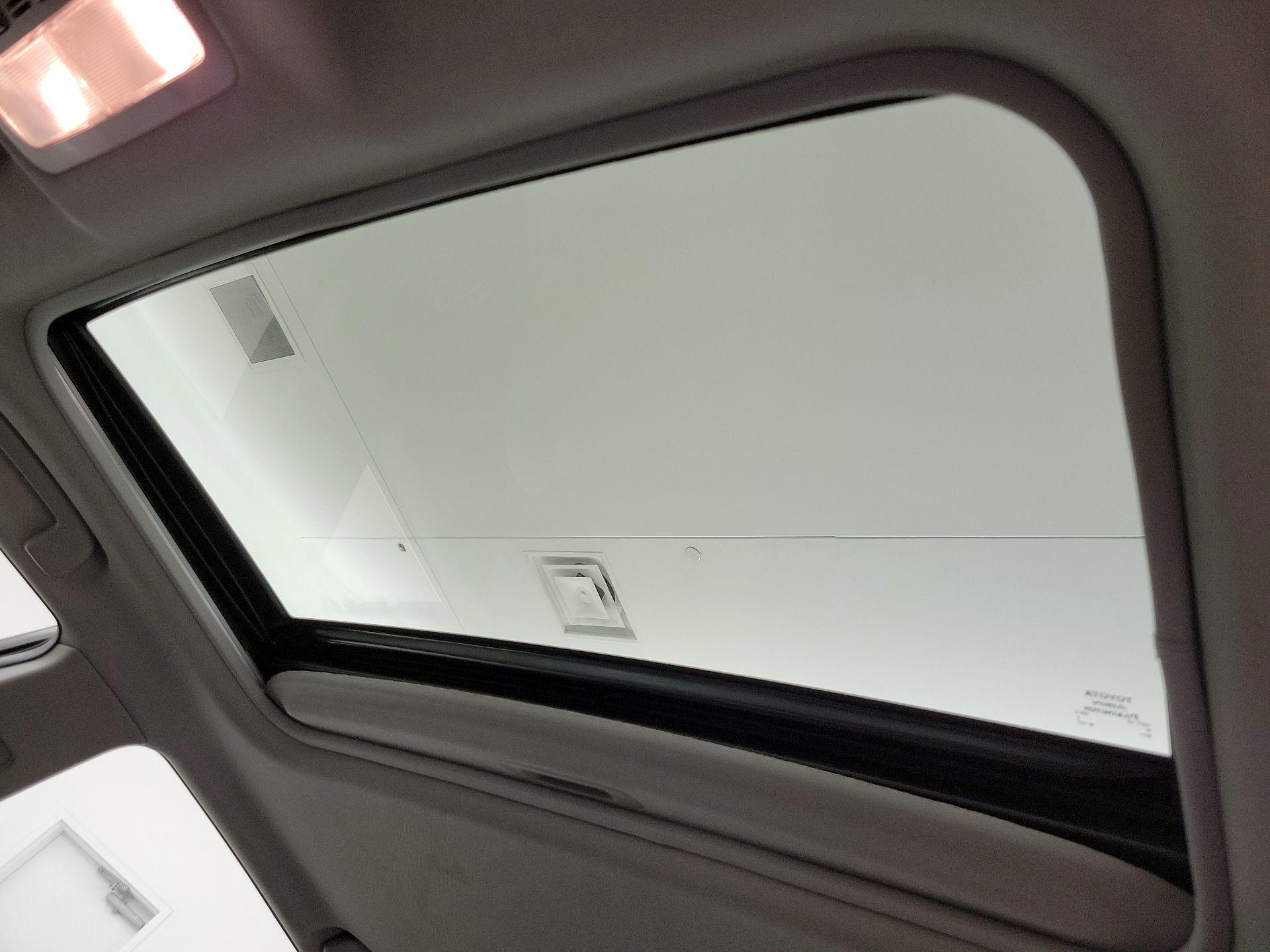 Thumbnail: 2017 Toyota Camry - 19