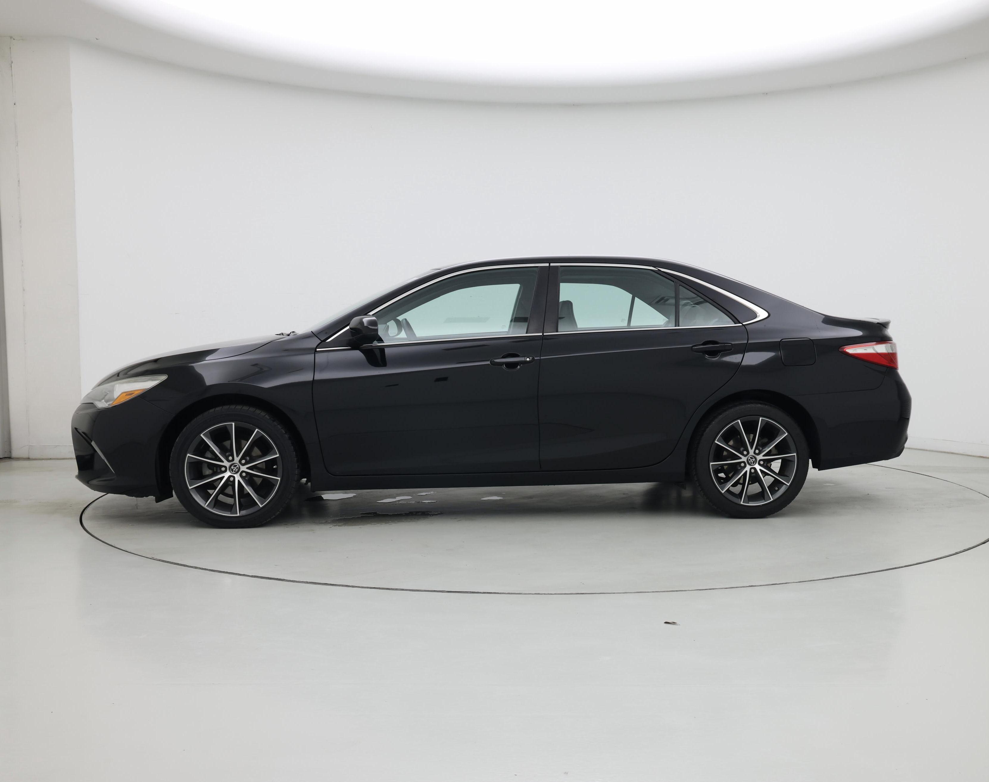 Thumbnail: 2017 Toyota Camry - 3