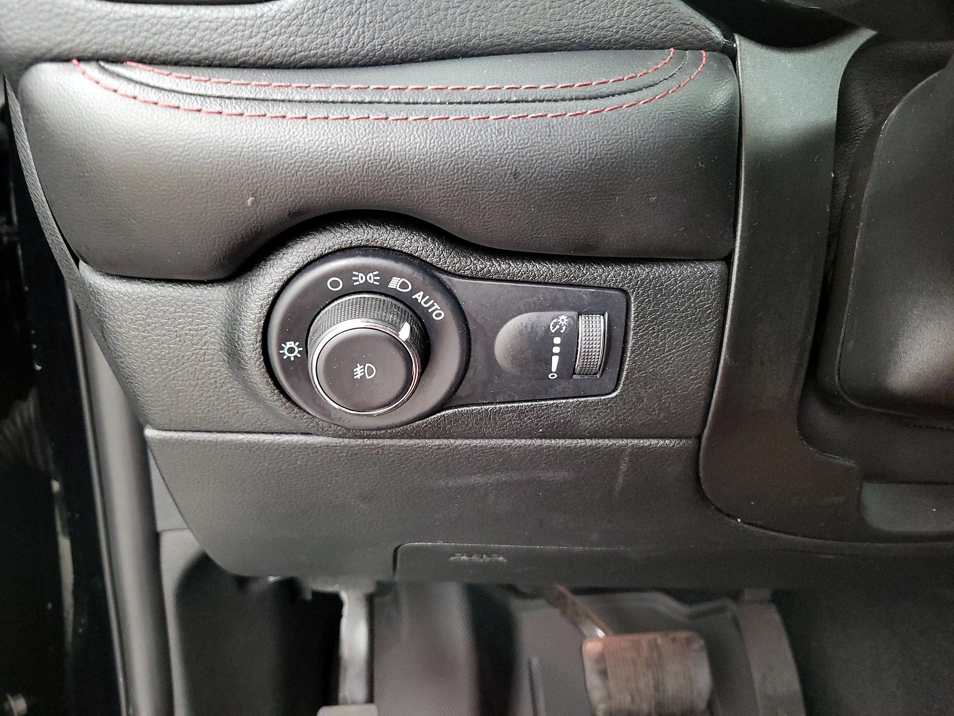 Thumbnail: 2022 Dodge Durango - 13