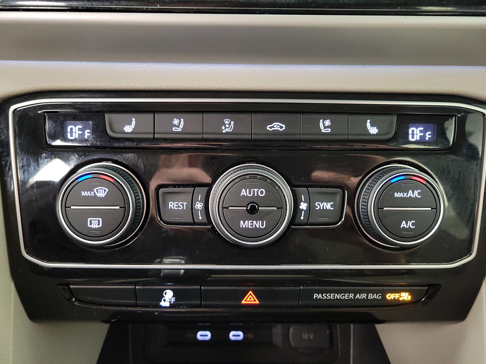 Thumbnail: 2021 Volkswagen Atlas - 17