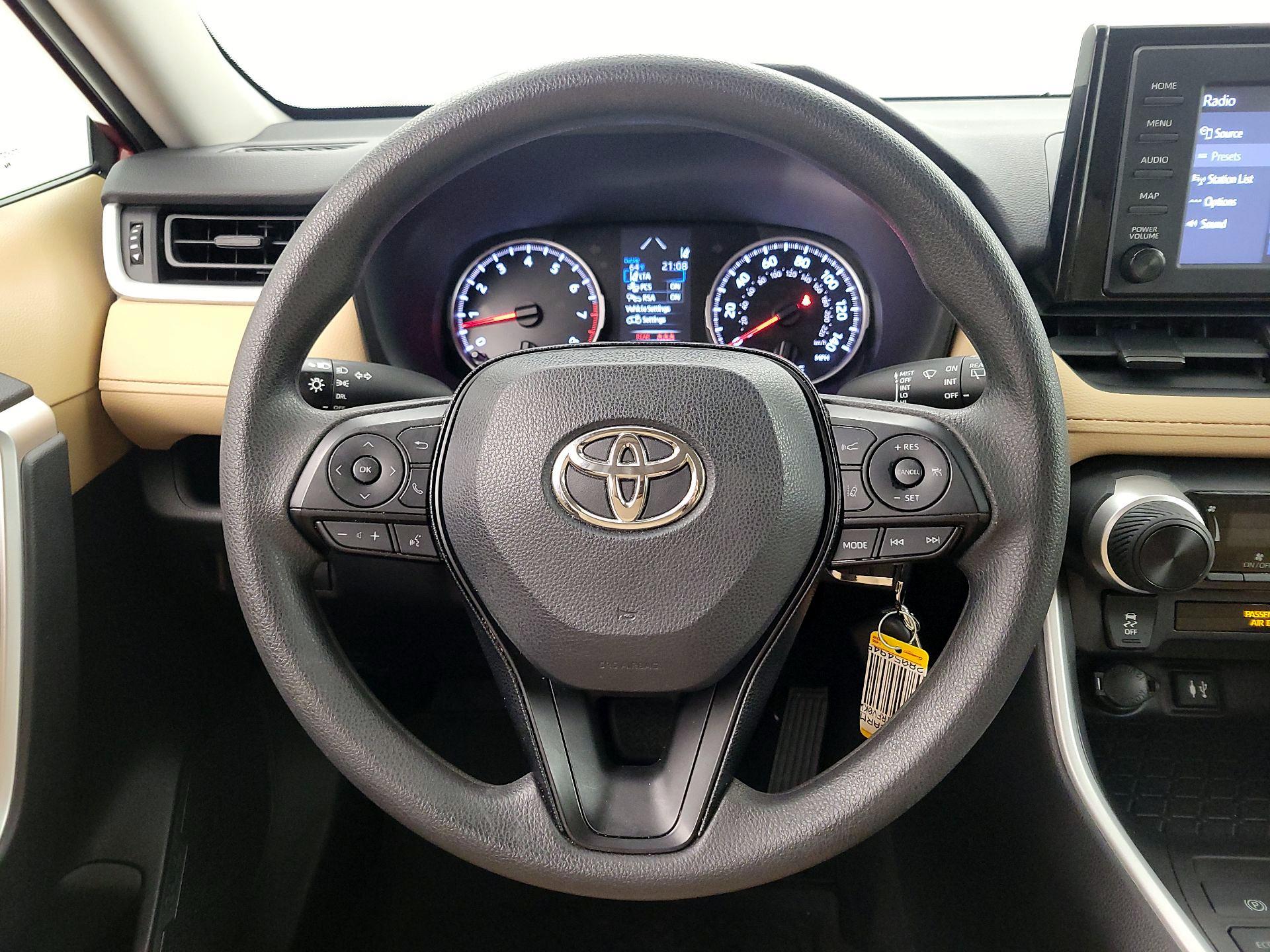 Thumbnail: 2019 Toyota RAV4 - 10