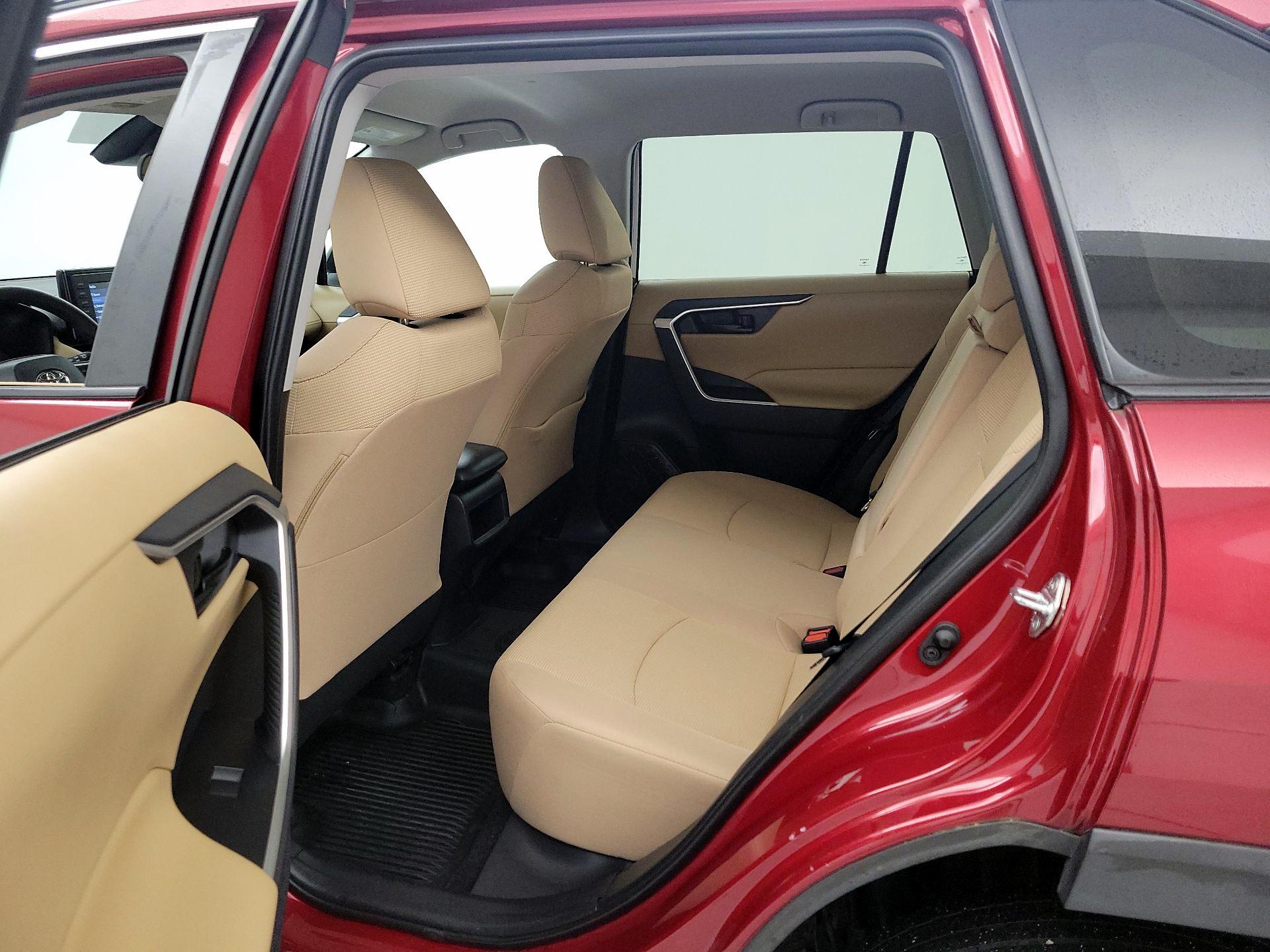 Thumbnail: 2019 Toyota RAV4 - 19