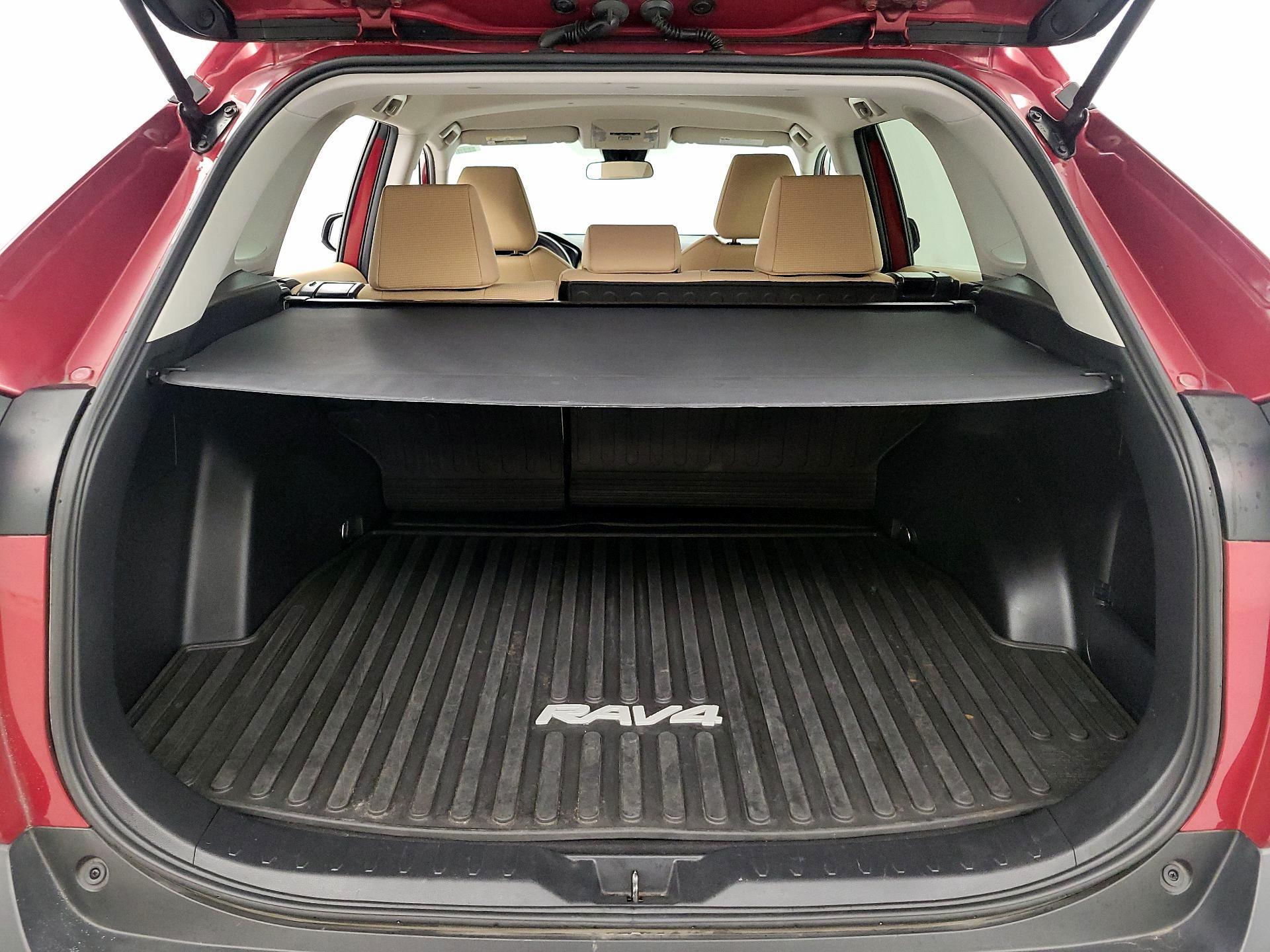 Thumbnail: 2019 Toyota RAV4 - 20