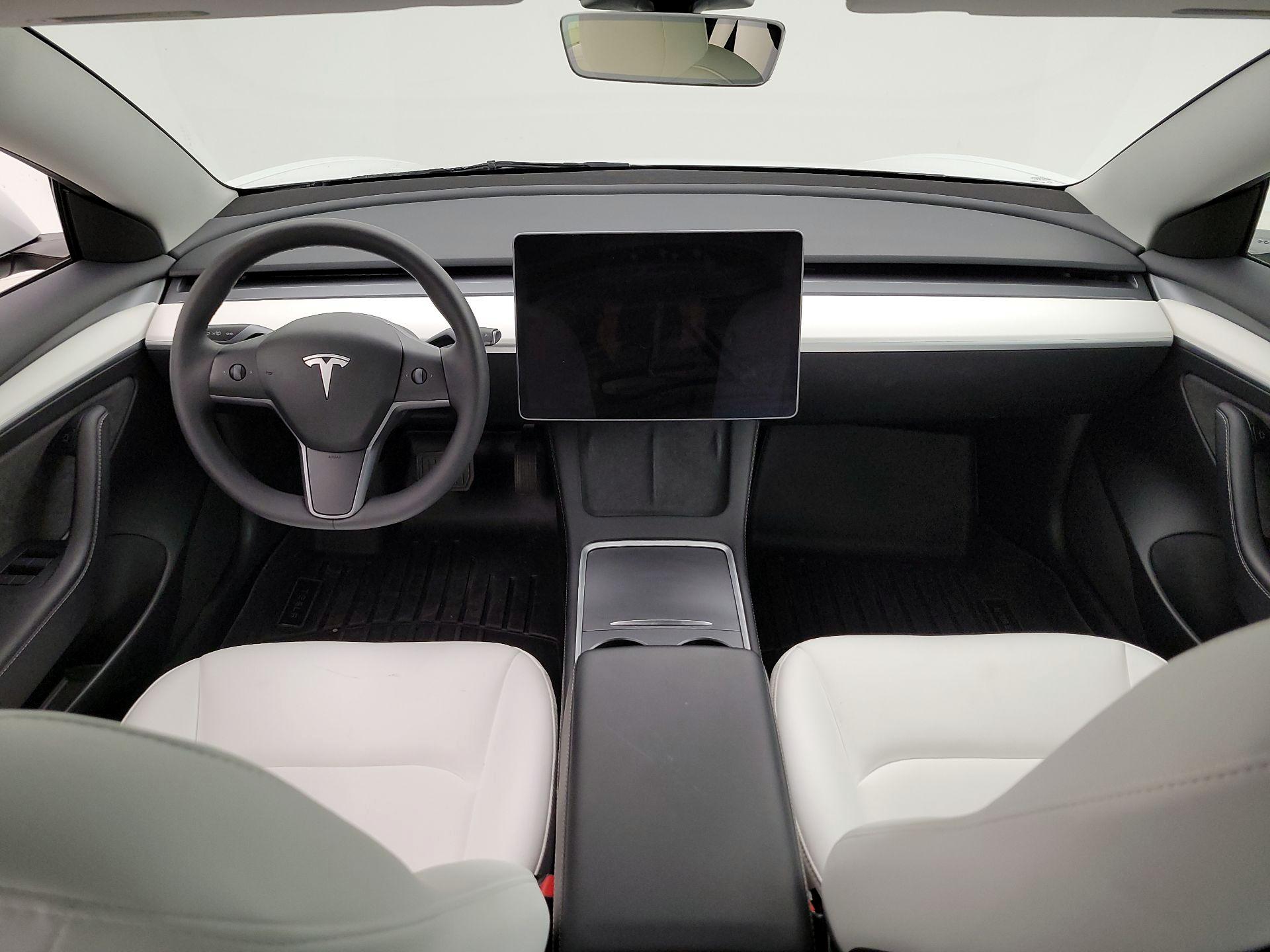 Thumbnail: 2023 Tesla Model 3 - 9