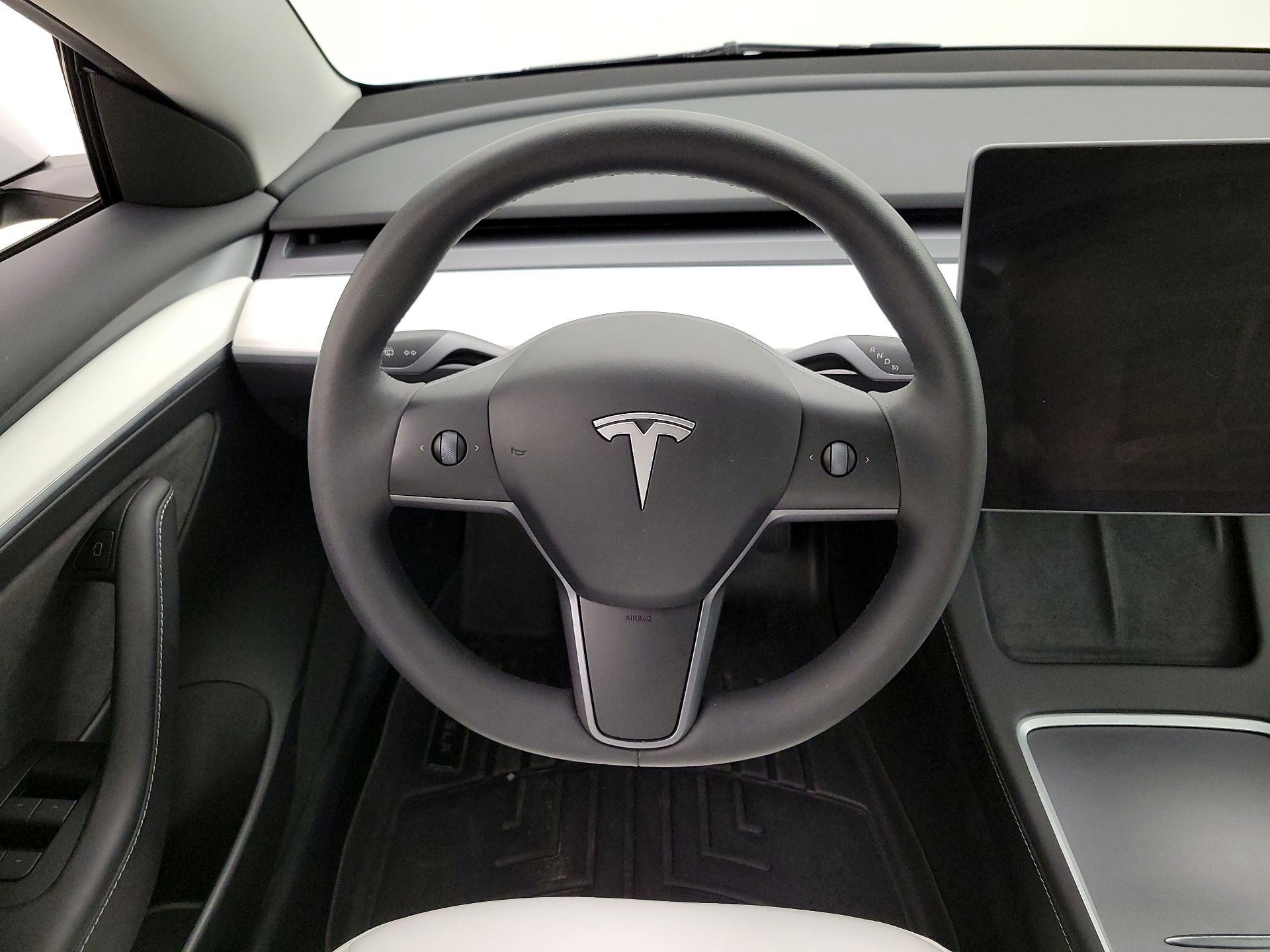 Thumbnail: 2023 Tesla Model 3 - 10