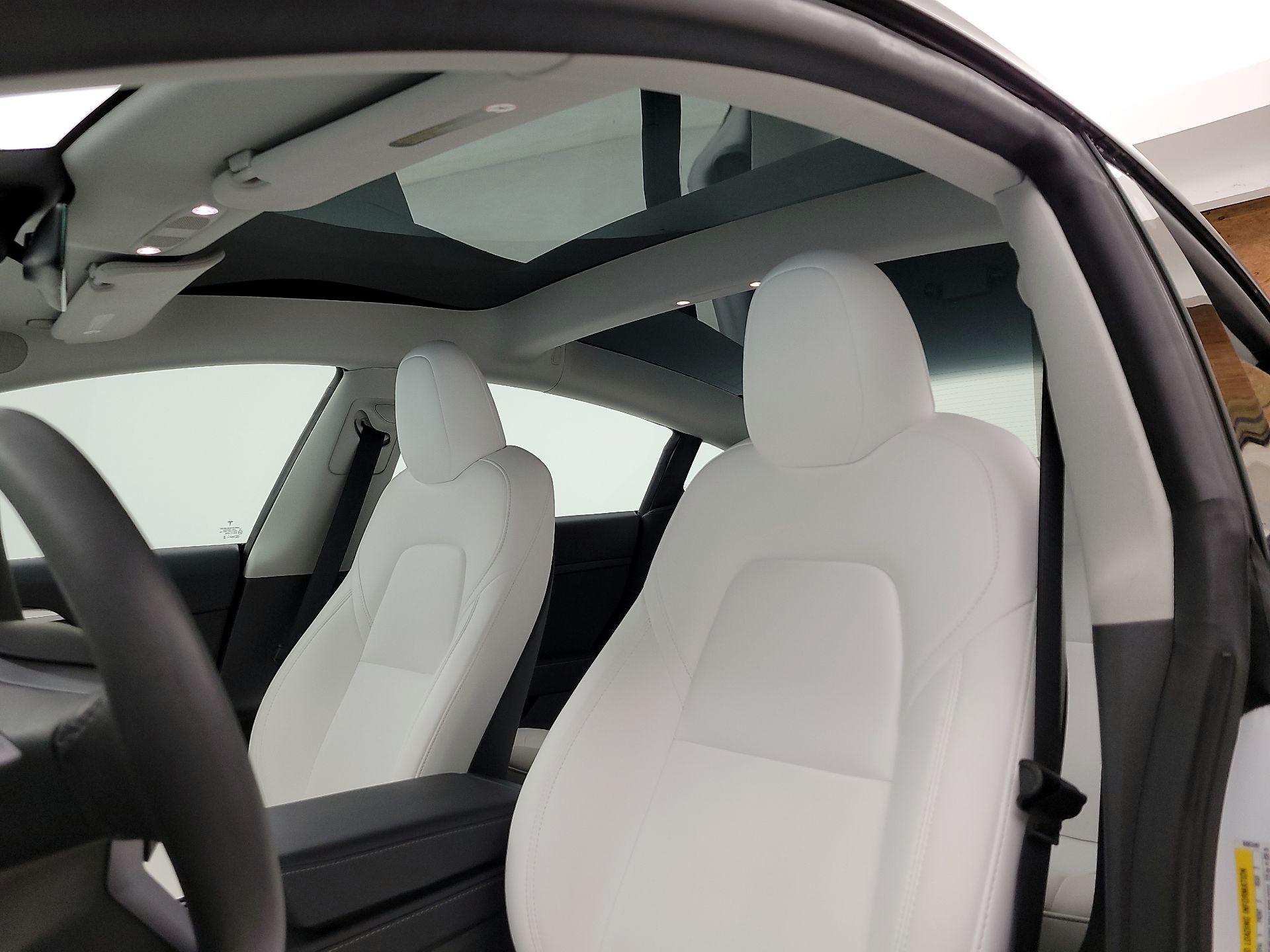 Thumbnail: 2023 Tesla Model 3 - 18