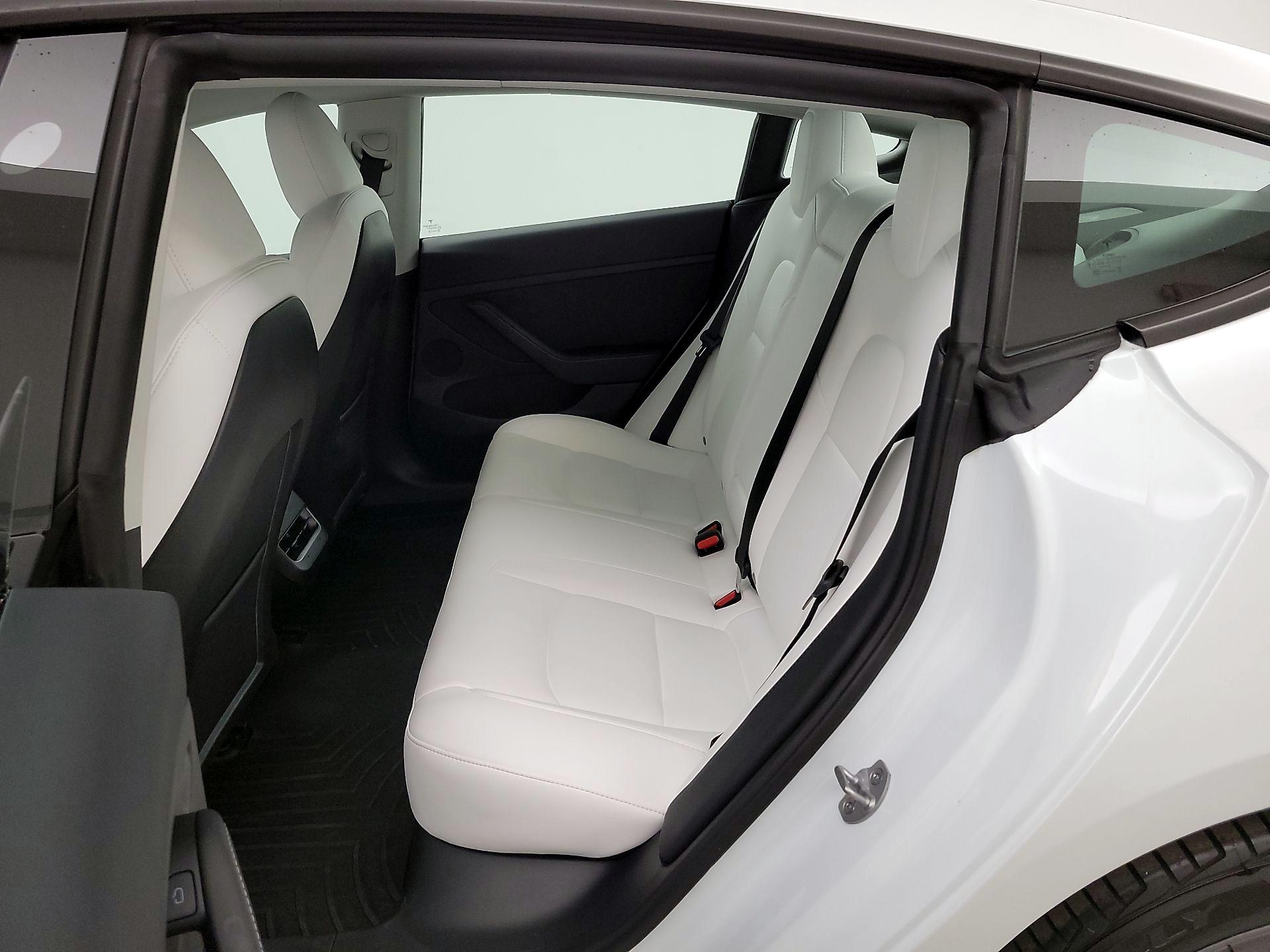 Thumbnail: 2023 Tesla Model 3 - 19