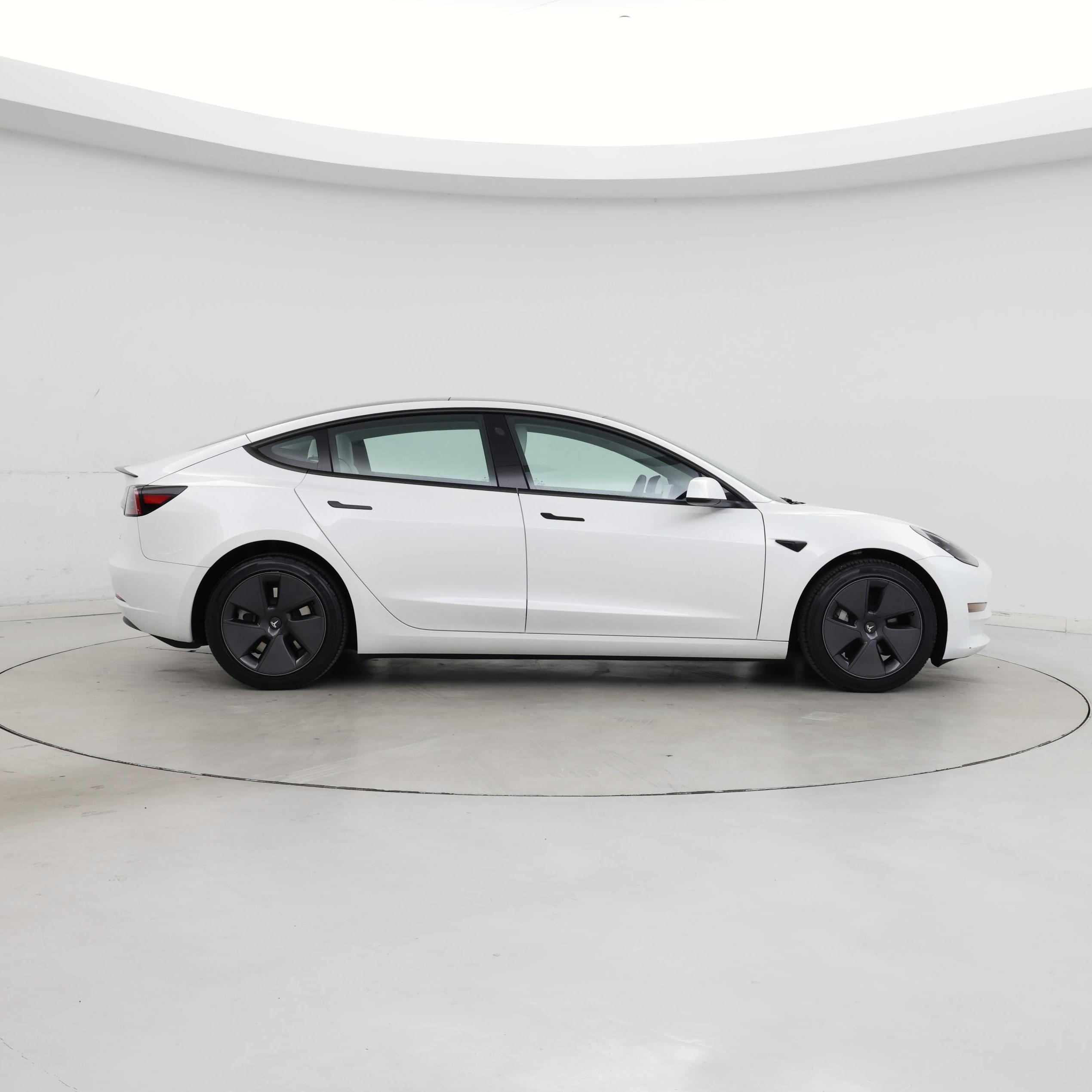 Thumbnail: 2023 Tesla Model 3 - 7