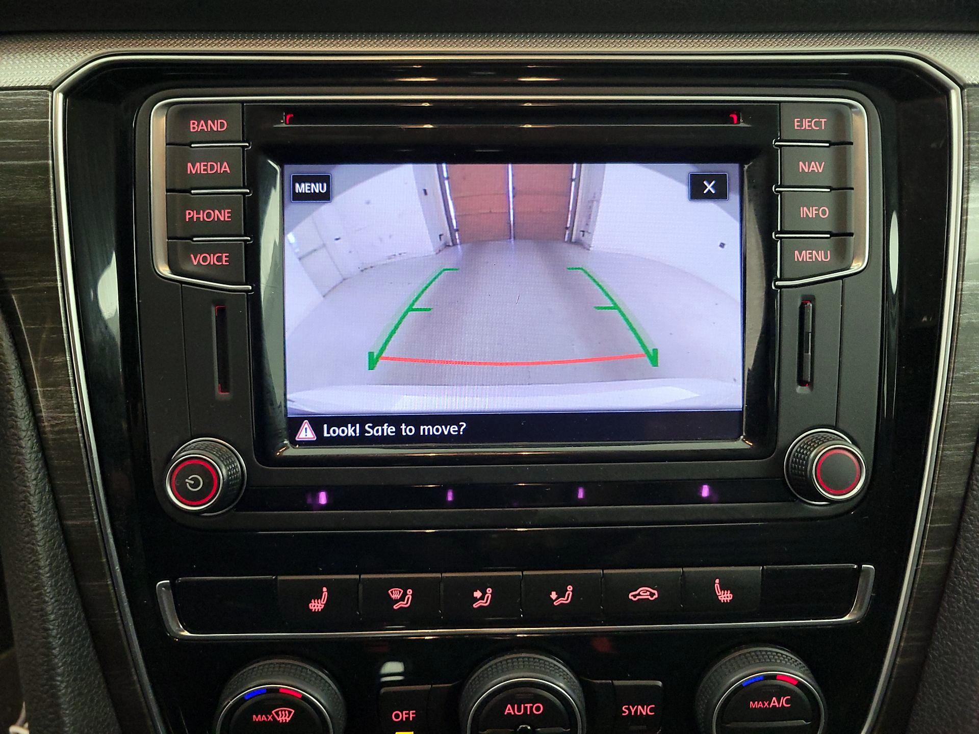 Thumbnail: 2017 Volkswagen Passat - 15