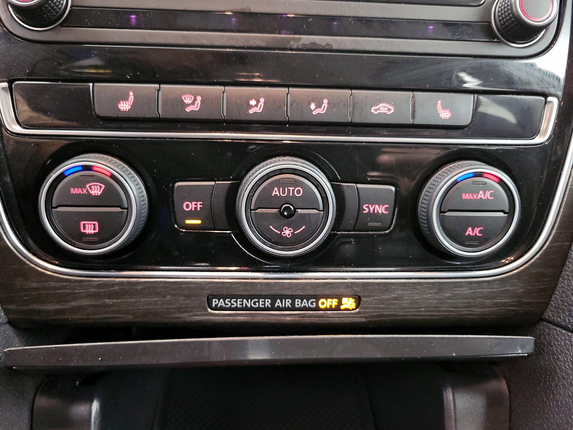 Thumbnail: 2017 Volkswagen Passat - 17