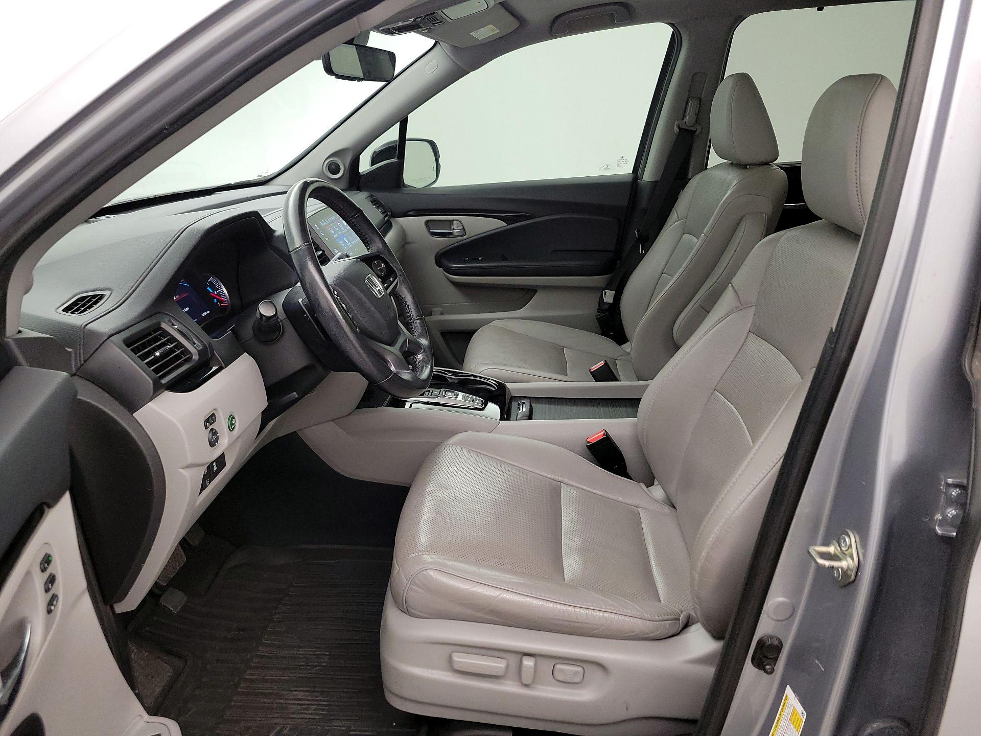 Thumbnail: 2020 Honda Pilot - 11