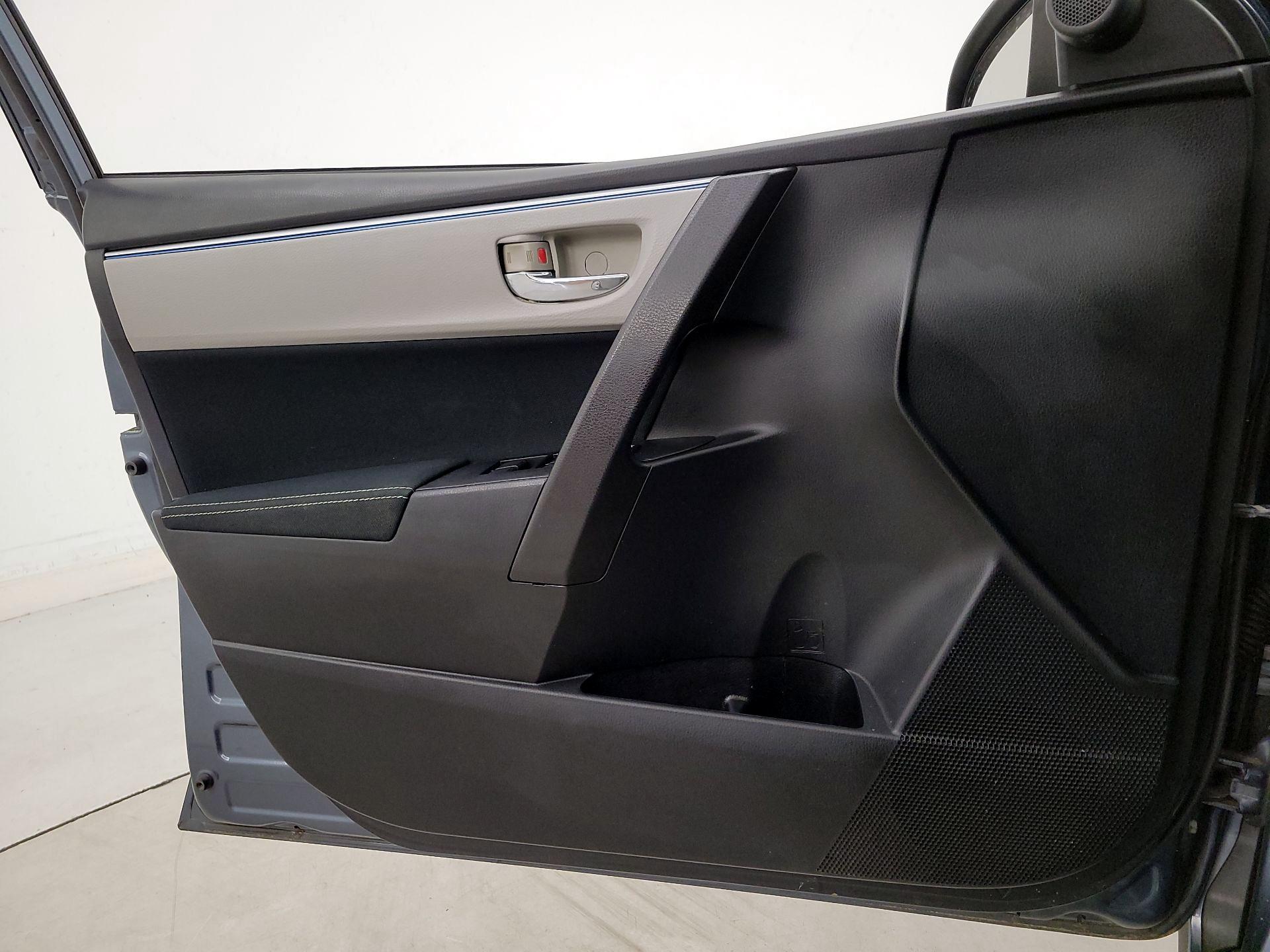 Thumbnail: 2015 Toyota Corolla - 12