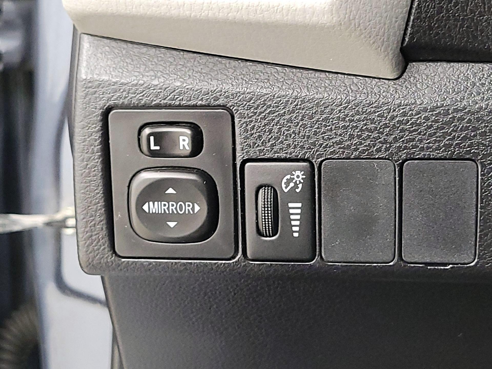 Thumbnail: 2015 Toyota Corolla - 13