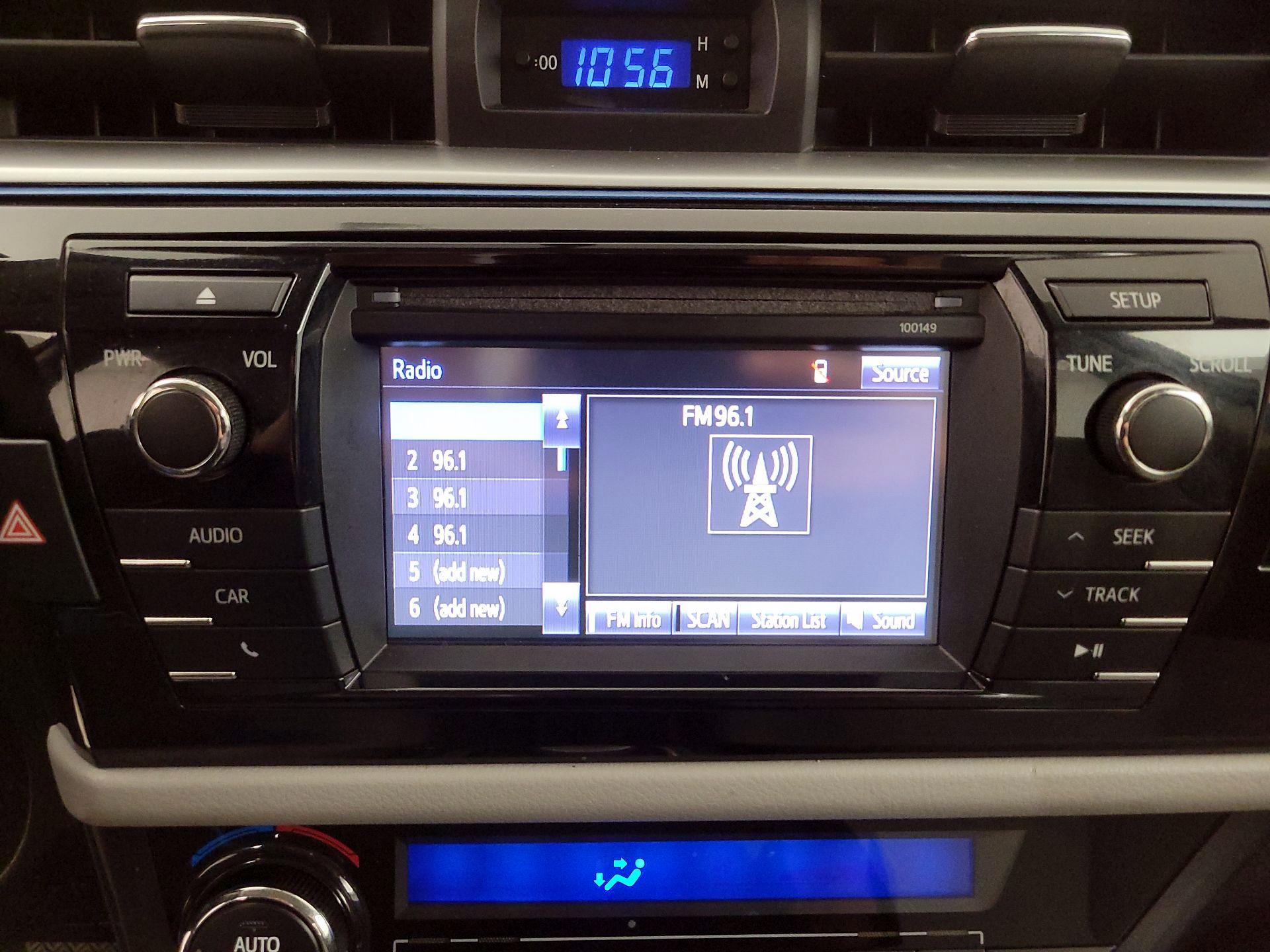 Thumbnail: 2015 Toyota Corolla - 15