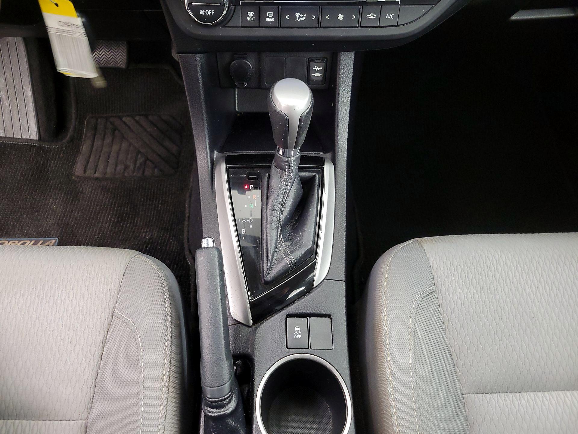 Thumbnail: 2015 Toyota Corolla - 17