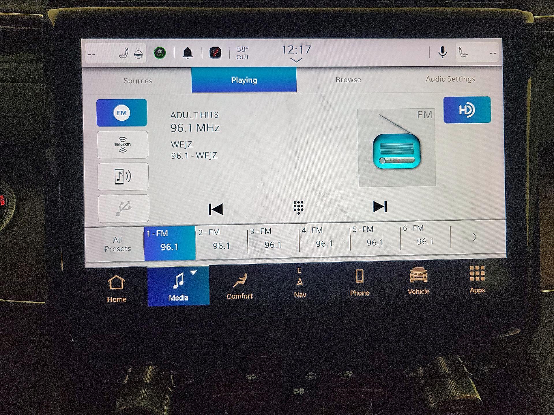 Thumbnail: 2023 Jeep Grand Cherokee - 16