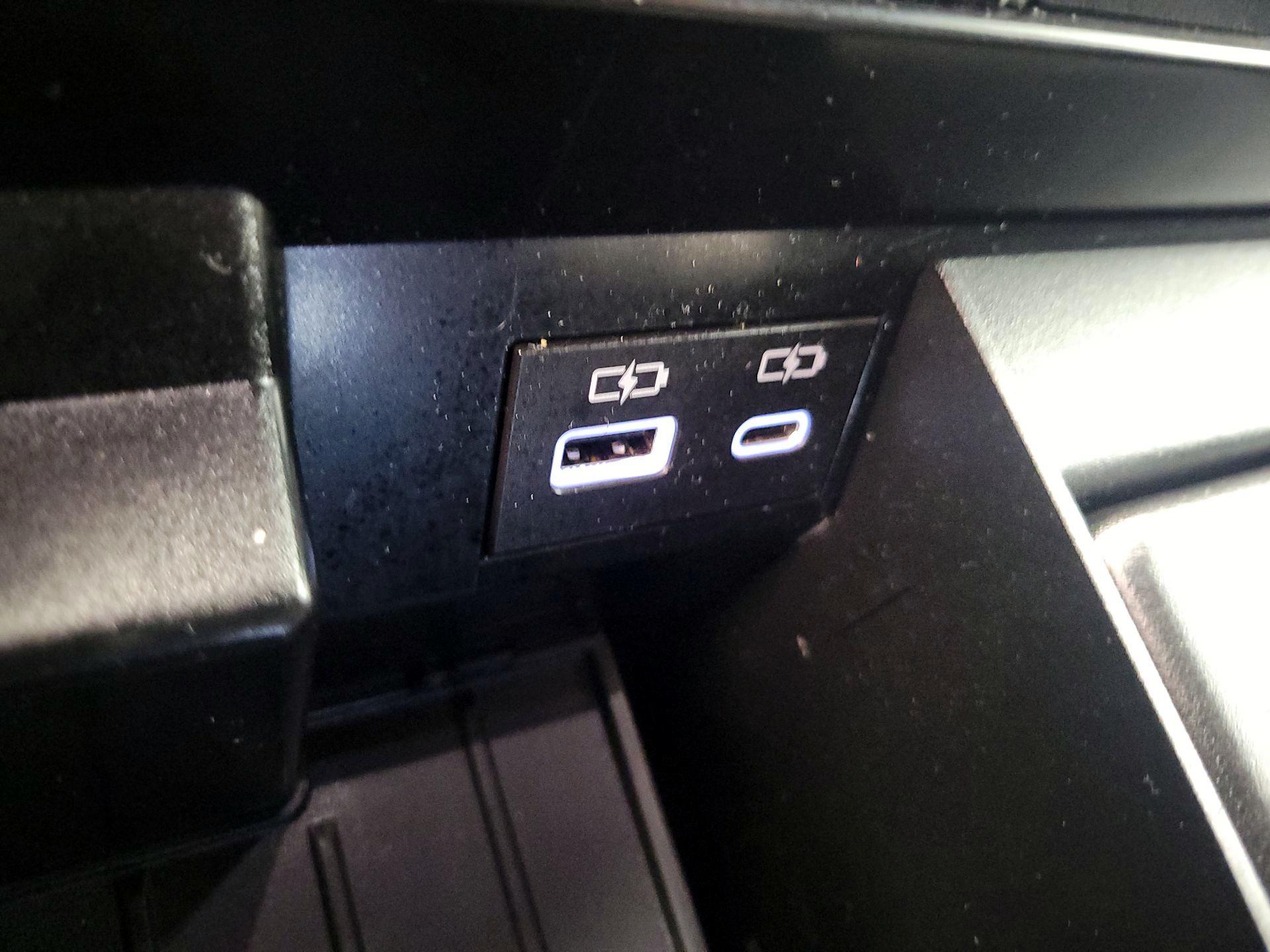 Thumbnail: 2025 Toyota Tundra - 19