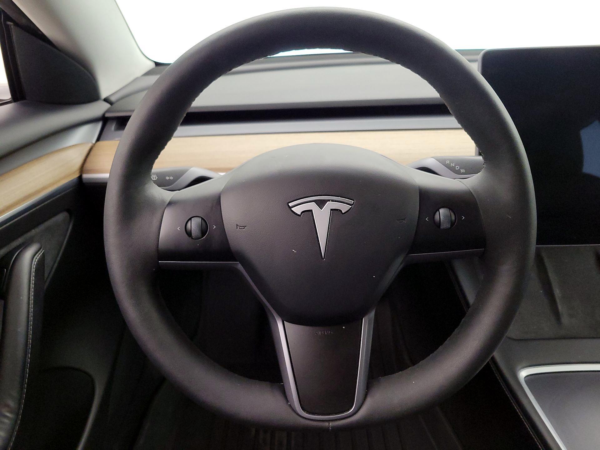 Thumbnail: 2021 Tesla Model 3 - 10