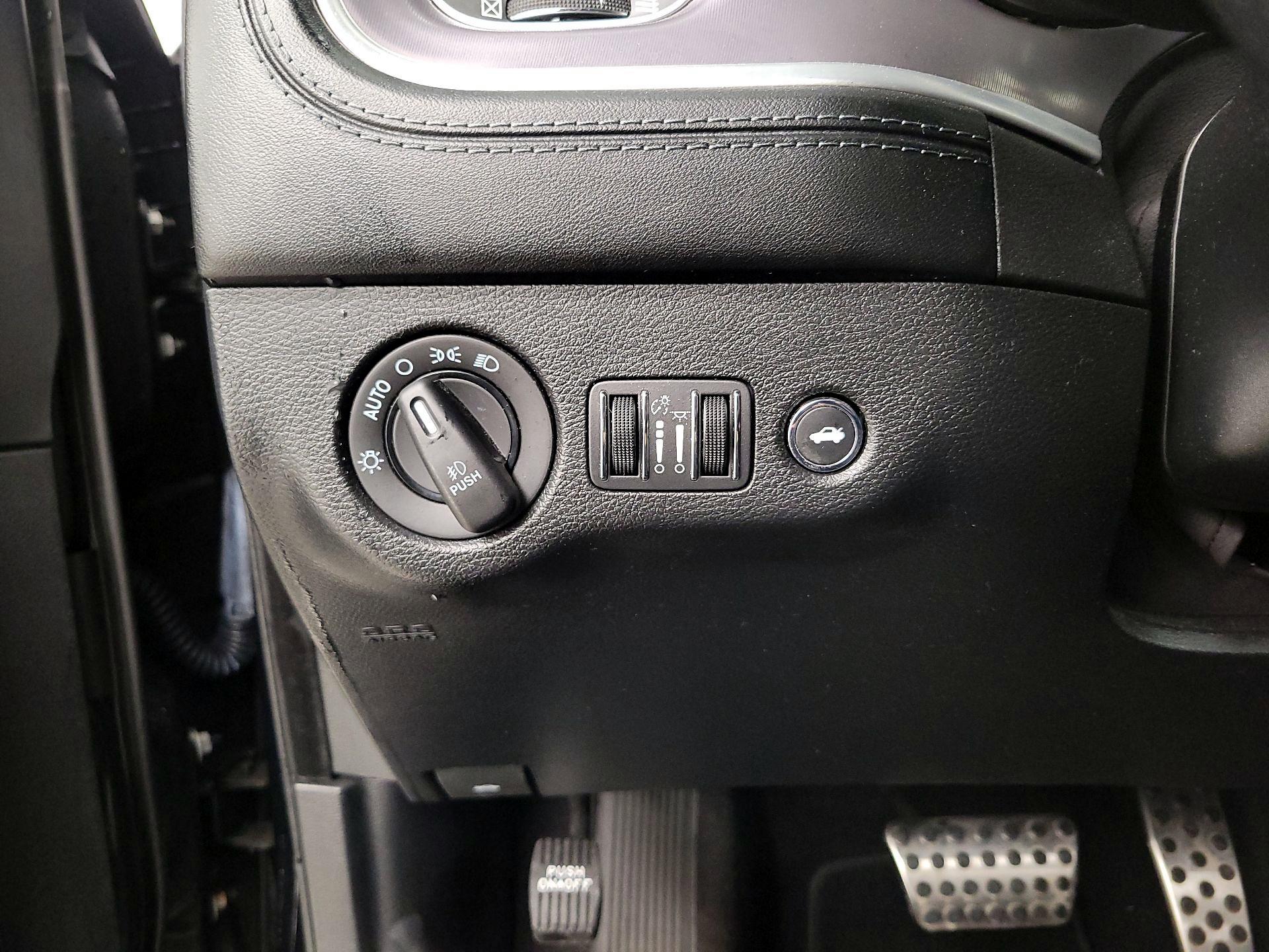 Thumbnail: 2019 Dodge Charger - 13