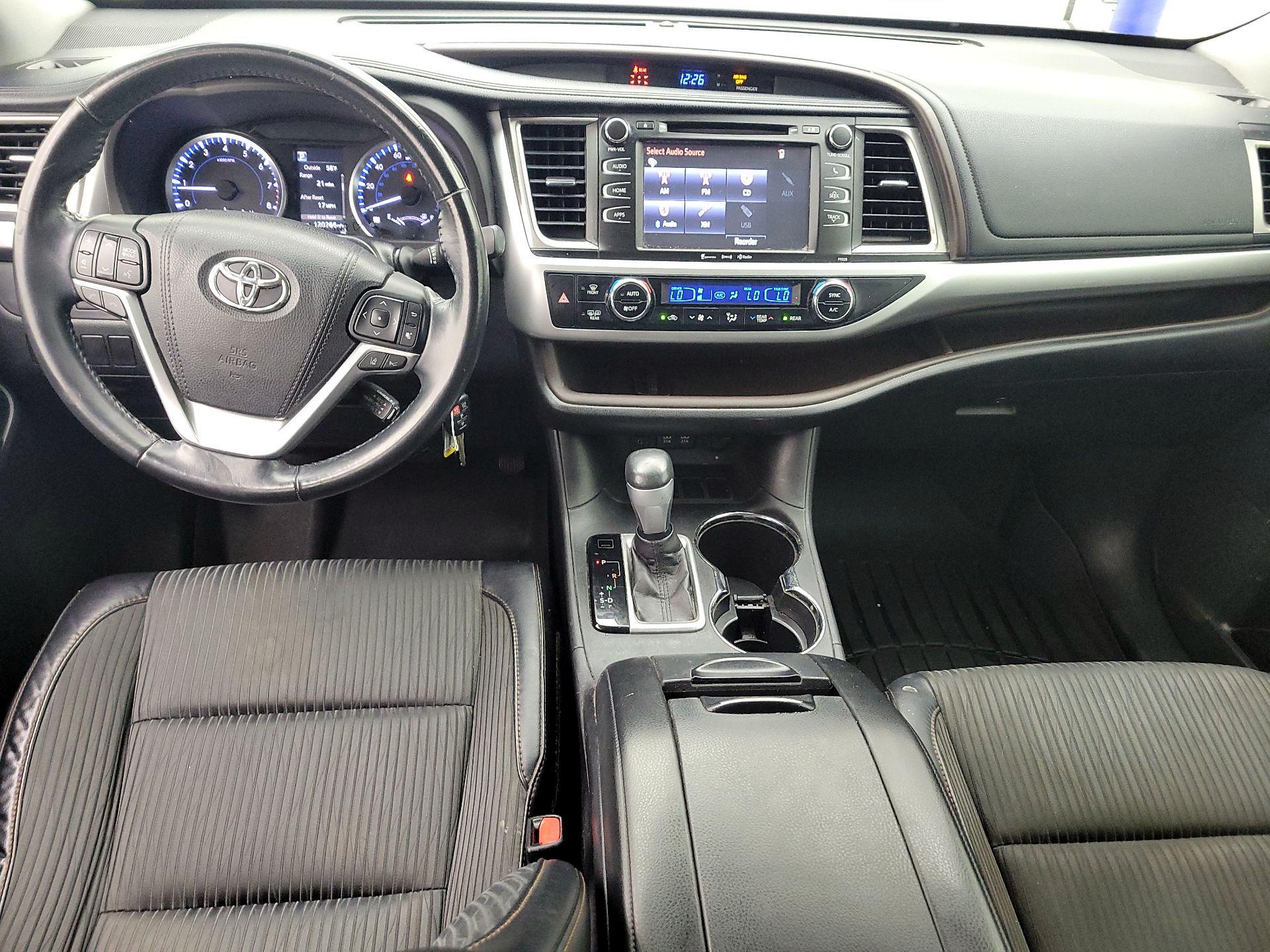 Thumbnail: 2017 Toyota Highlander - 9