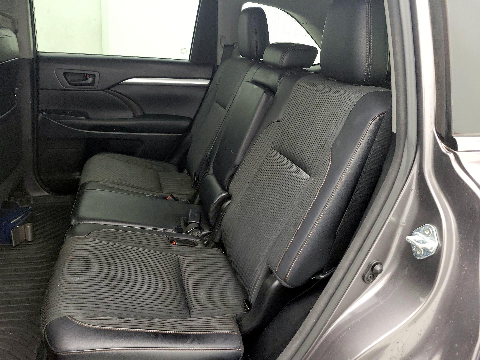 Thumbnail: 2017 Toyota Highlander - 19