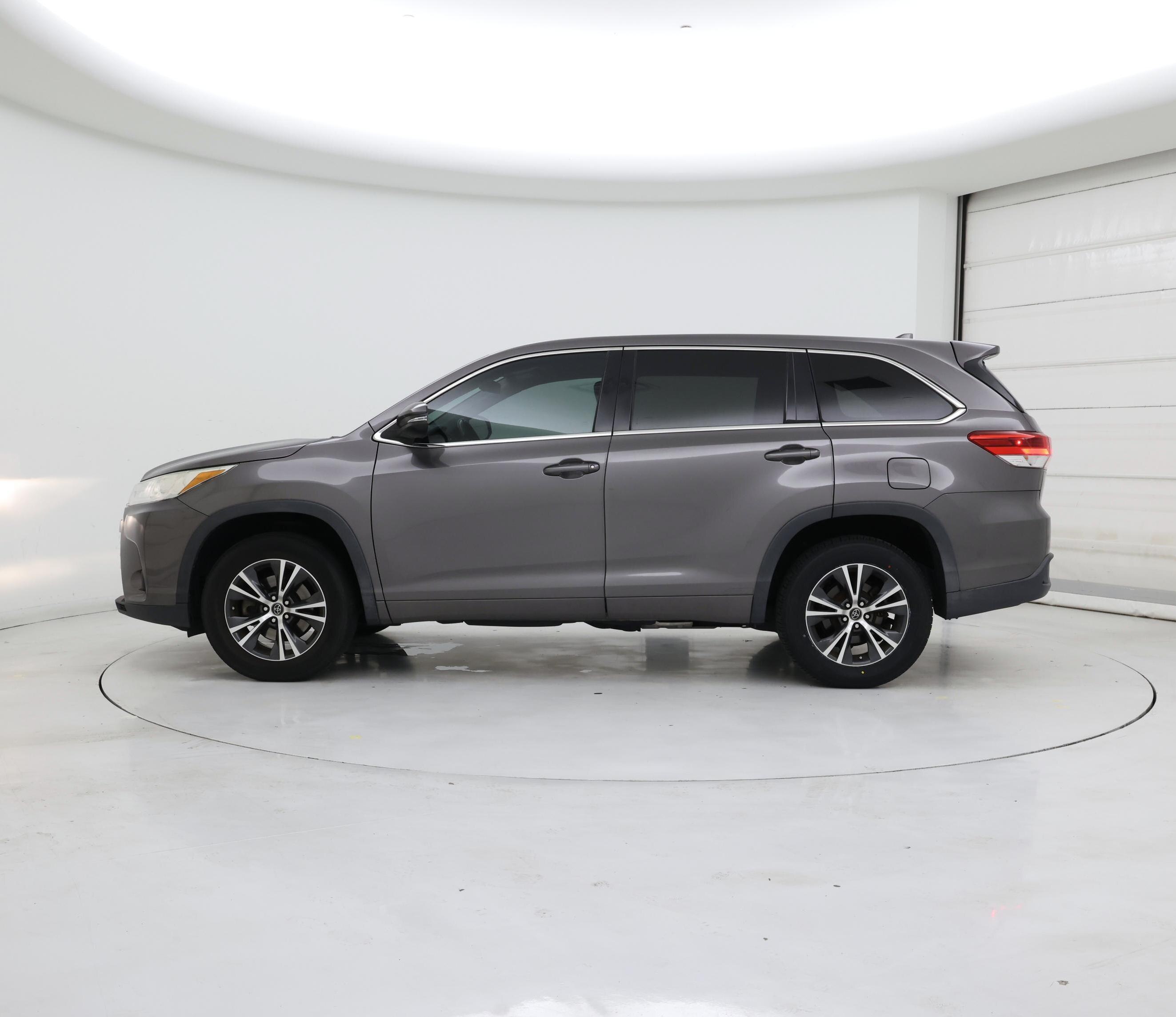 Thumbnail: 2017 Toyota Highlander - 3