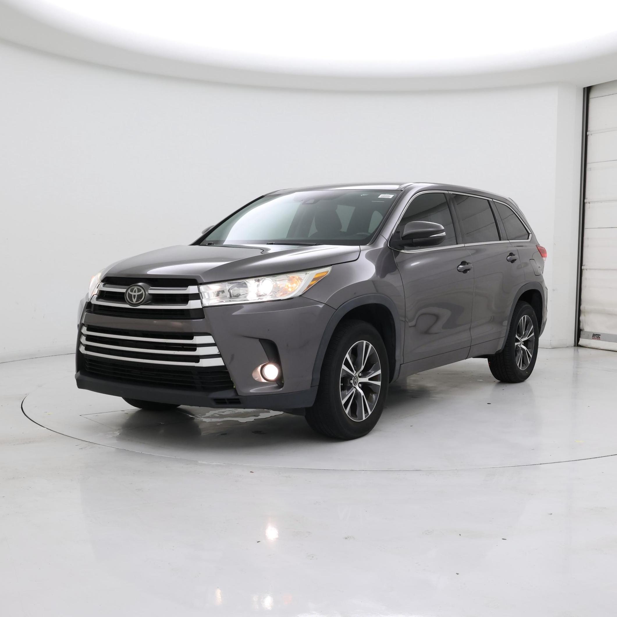 Thumbnail: 2017 Toyota Highlander - 4