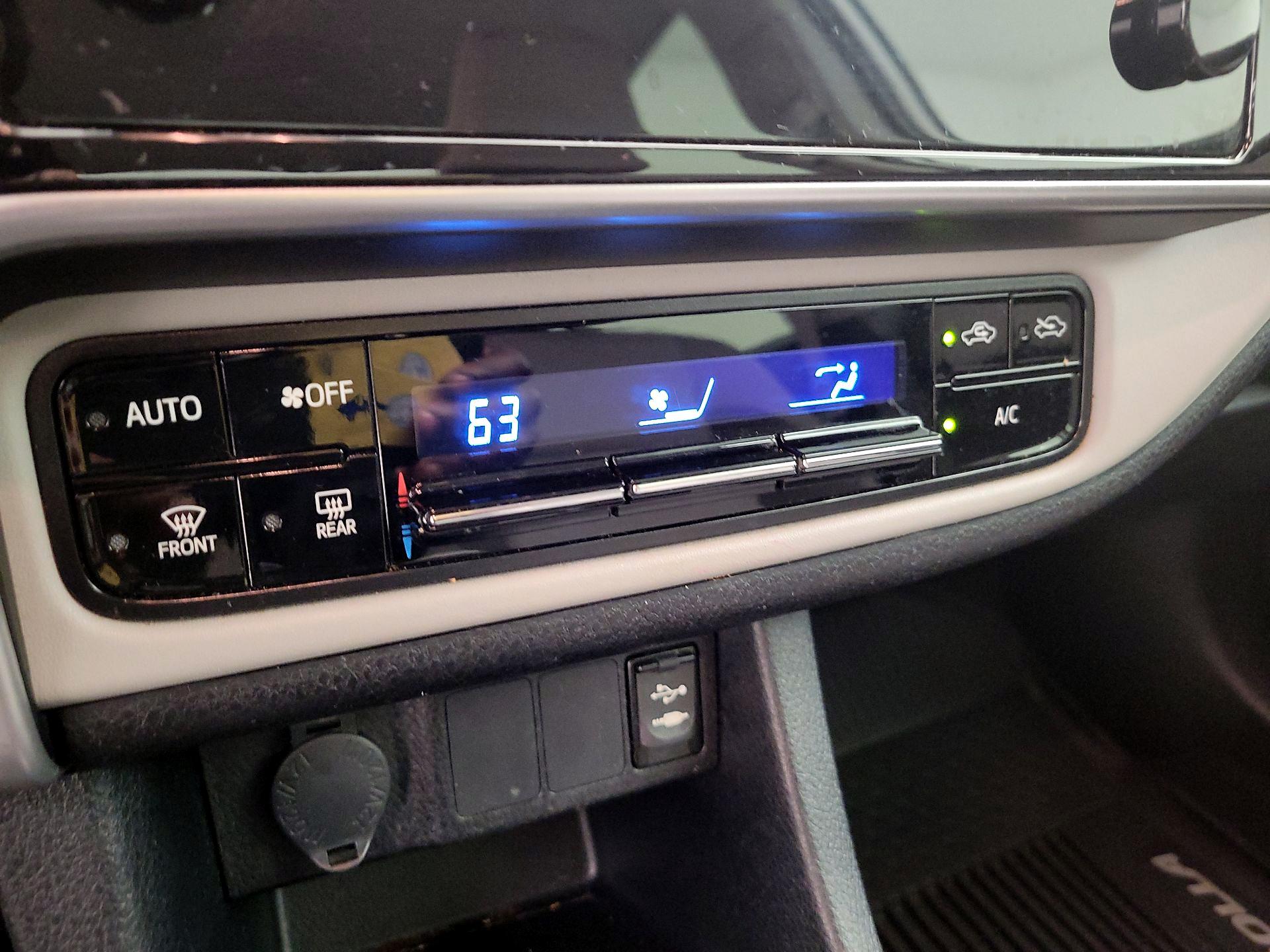 Thumbnail: 2019 Toyota Corolla - 16