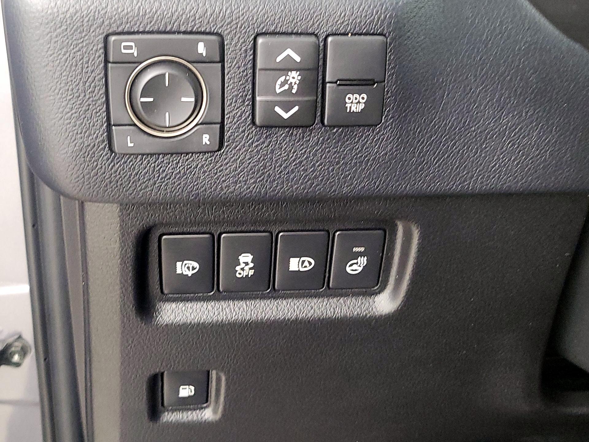 Thumbnail: 2023 Lexus GX - 13