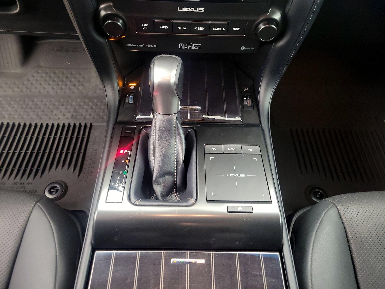 2023 Lexus GX PREMIUM - Photo 18