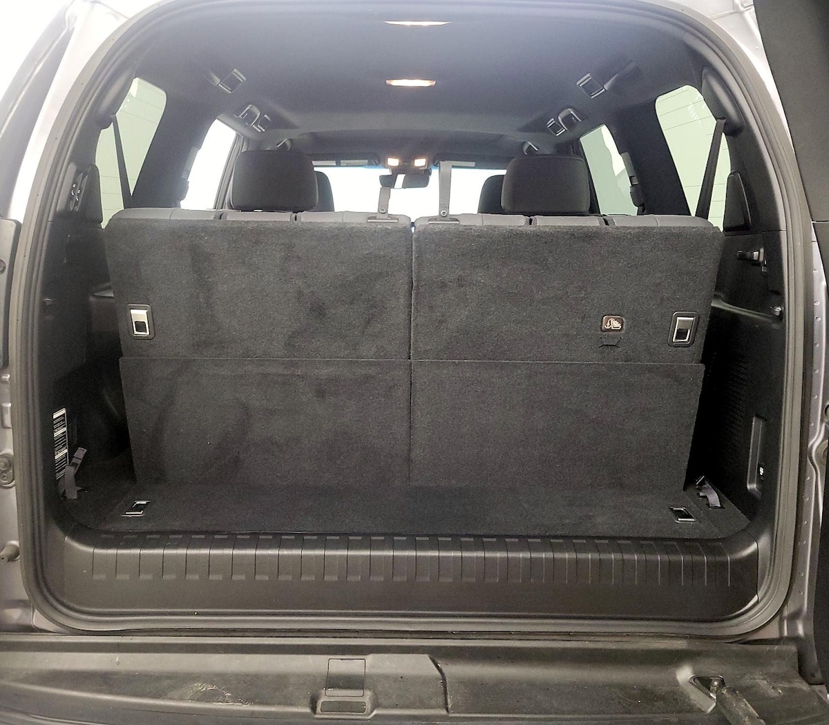 Trunk/Cargo (Seats Up)