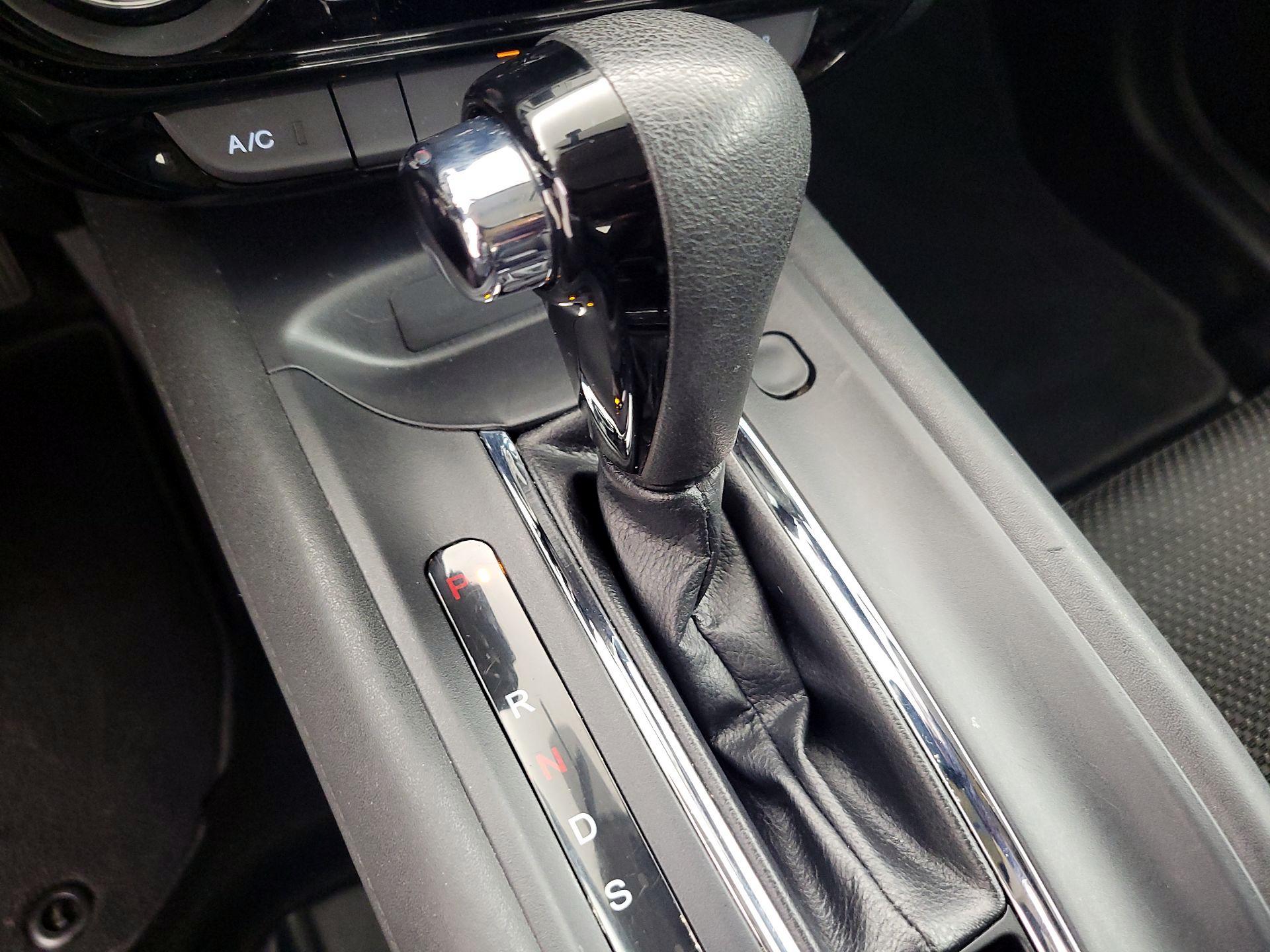 Thumbnail: 2019 Honda HR-V - 17