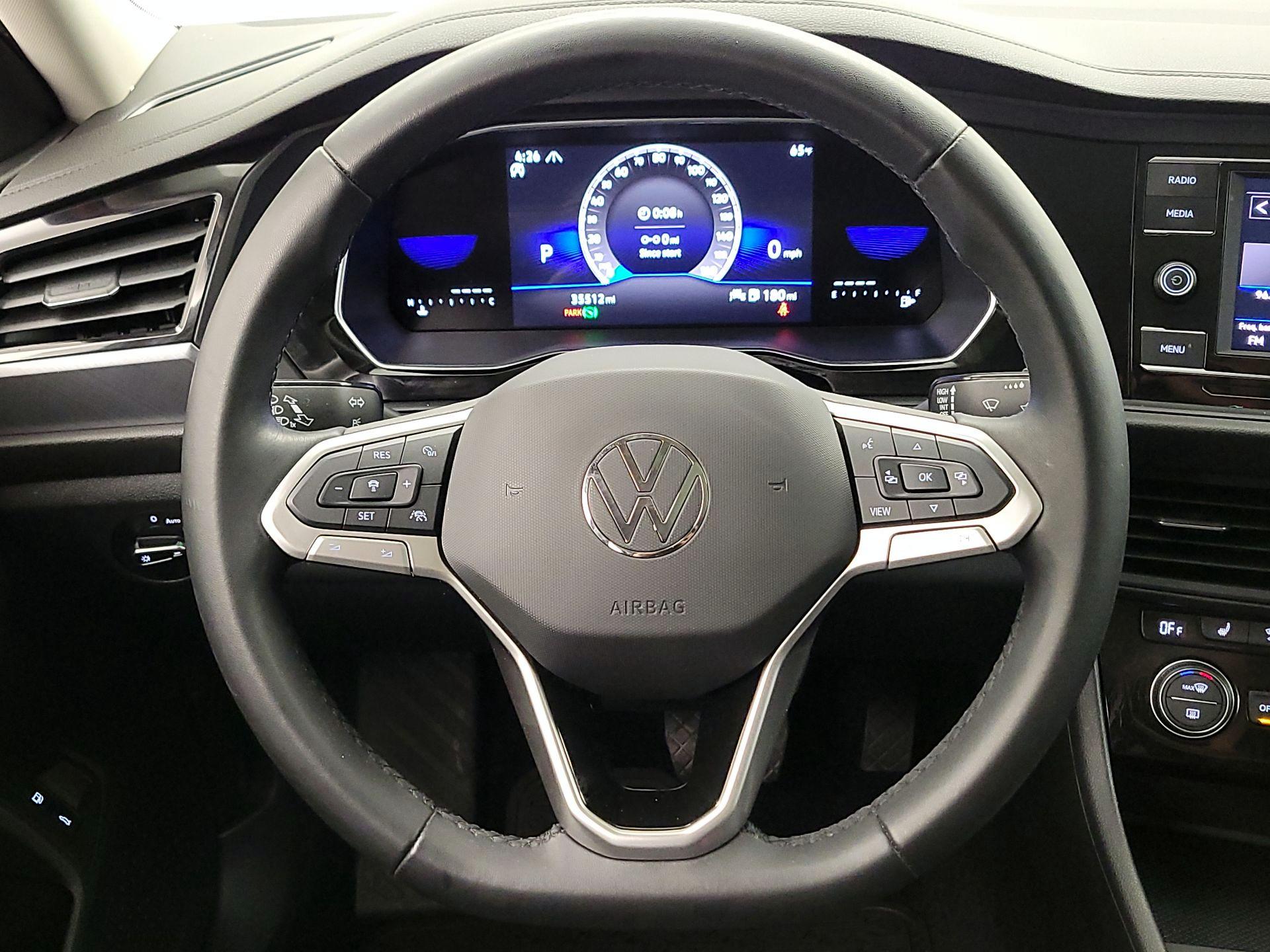 Thumbnail: 2023 Volkswagen Jetta - 10