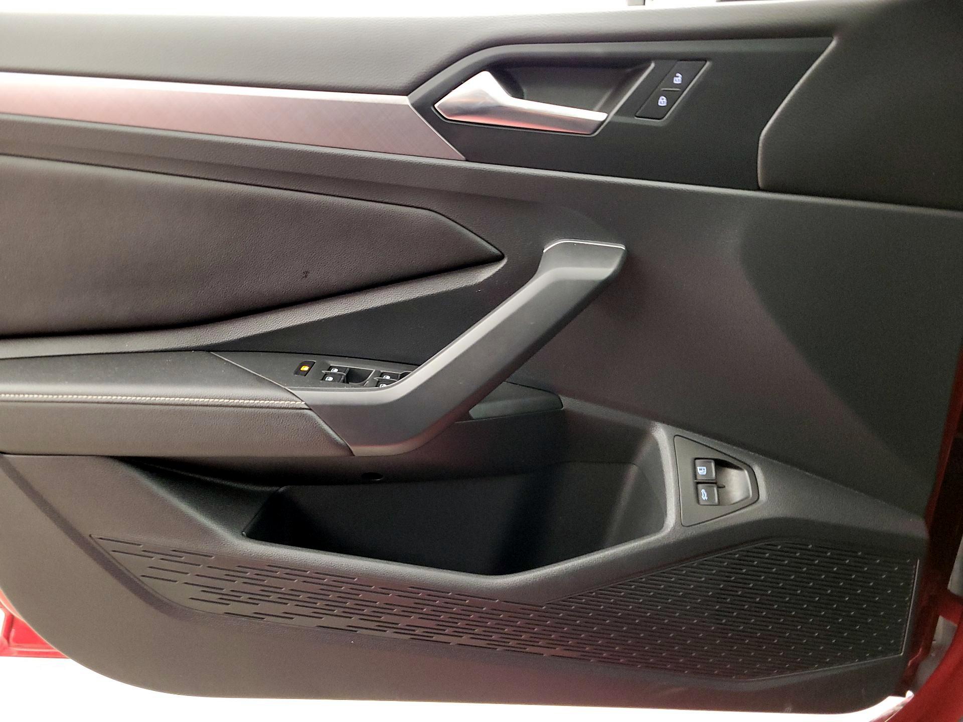 Thumbnail: 2023 Volkswagen Jetta - 12